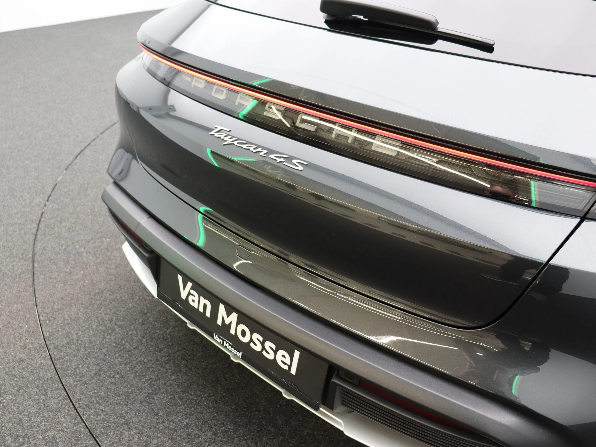Porsche-Taycan-image-18