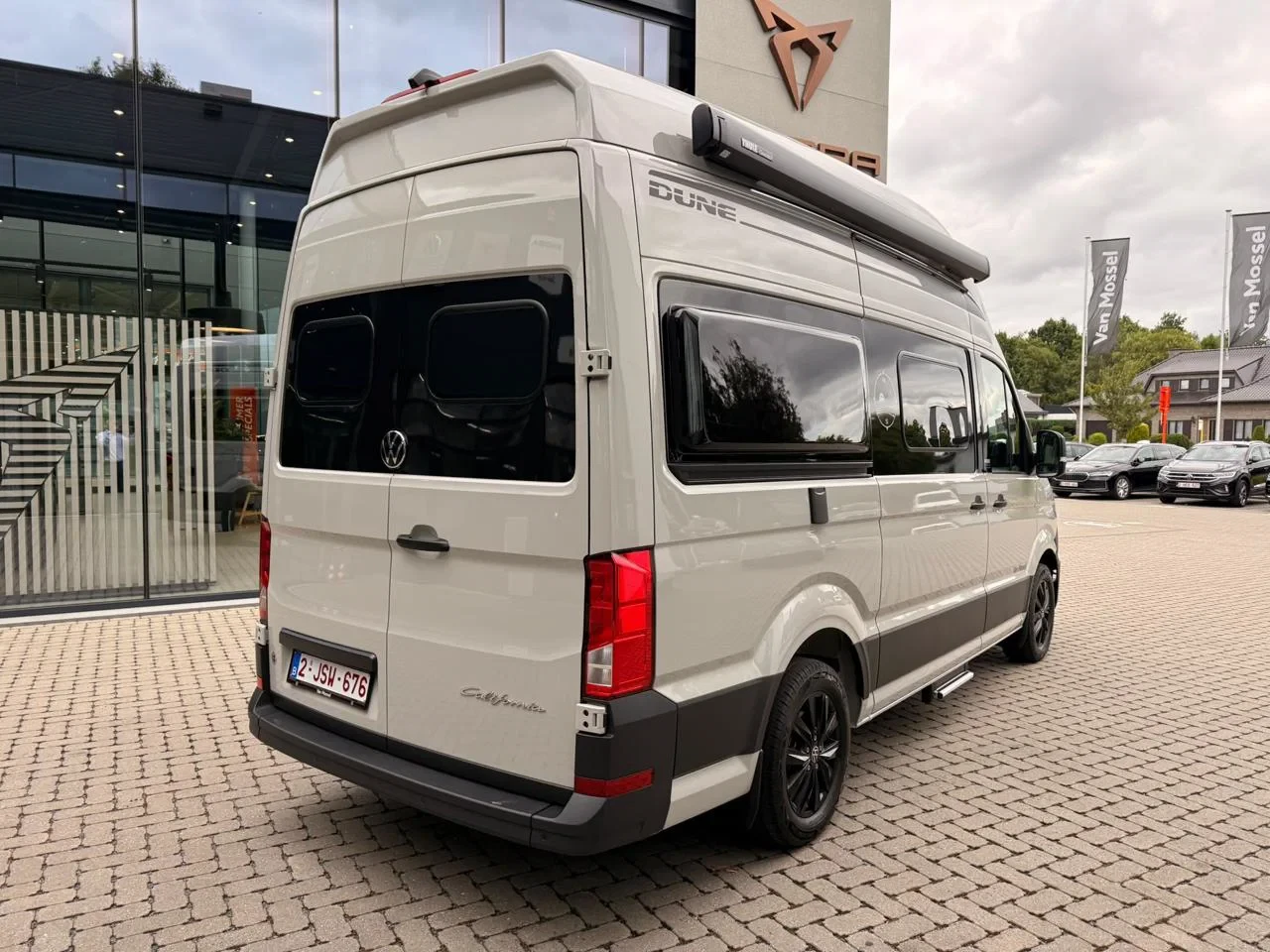 Volkswagen Crafter 50 Fou Lwb Hr Dsl Grand Carlifornia - 2.0TDI 163PK 4SLAAPPLAATSEN AUTOMAAT *APP CONNECT*CAMERA*PDC*ADAPTIVE CRUISE*DOUCHE*WC*