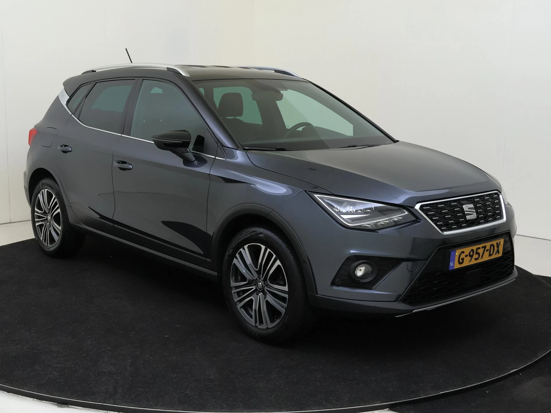 SEAT-Arona-image-1