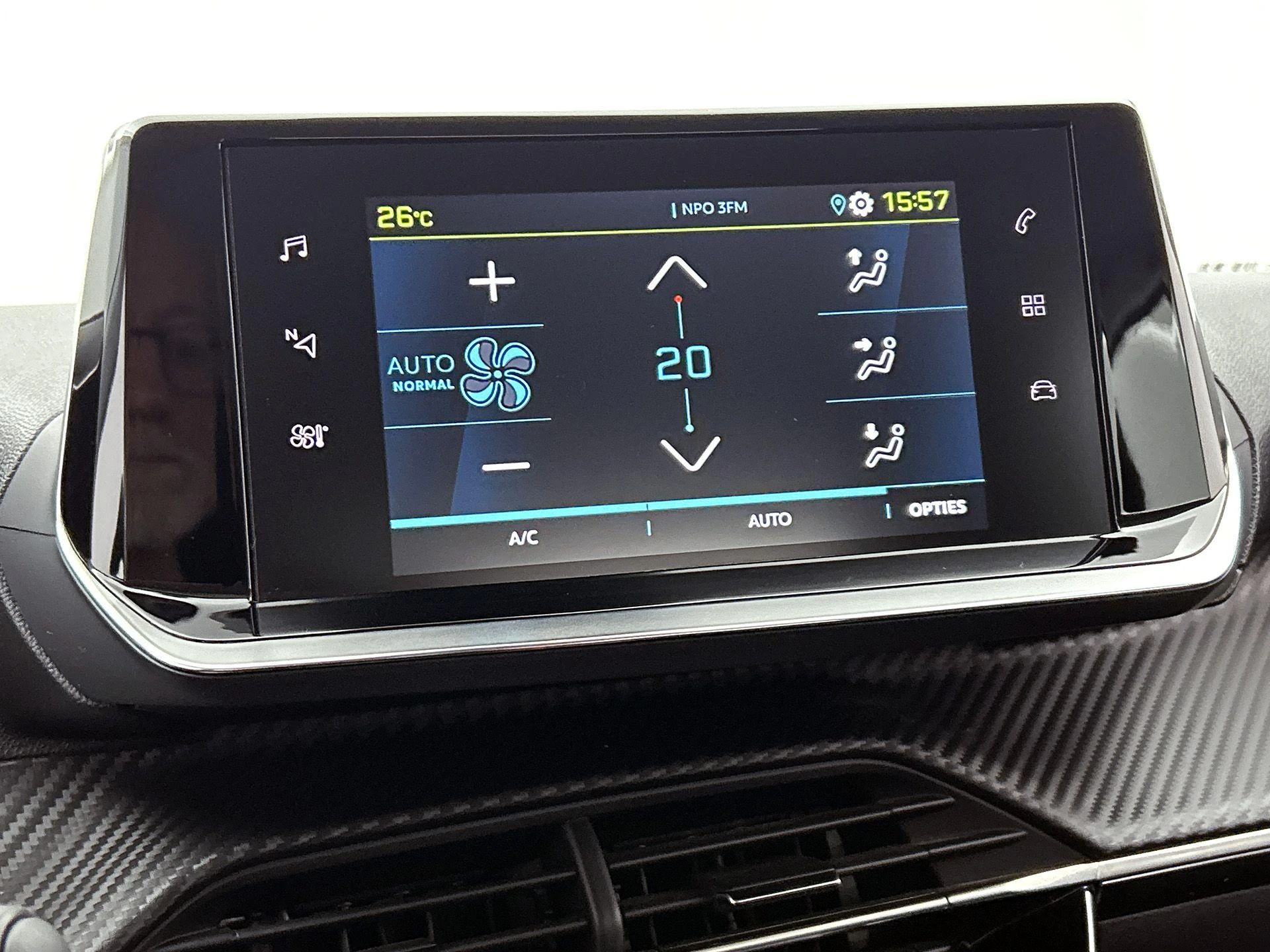 Peugeot-e-2008-image-16