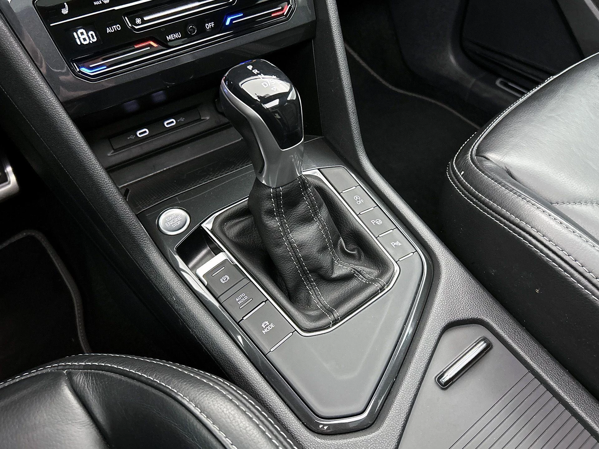 Volkswagen Tiguan 1.5 TSI R-Line Business+