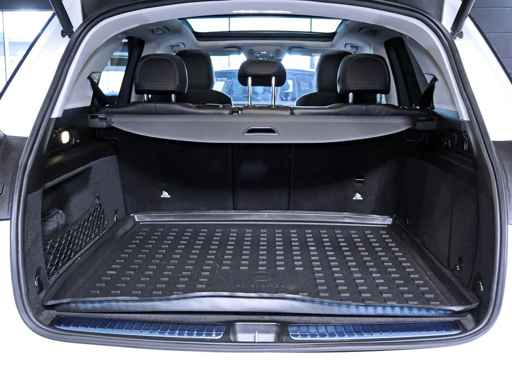 Mercedes-Benz-GLE 300 d-image-15
