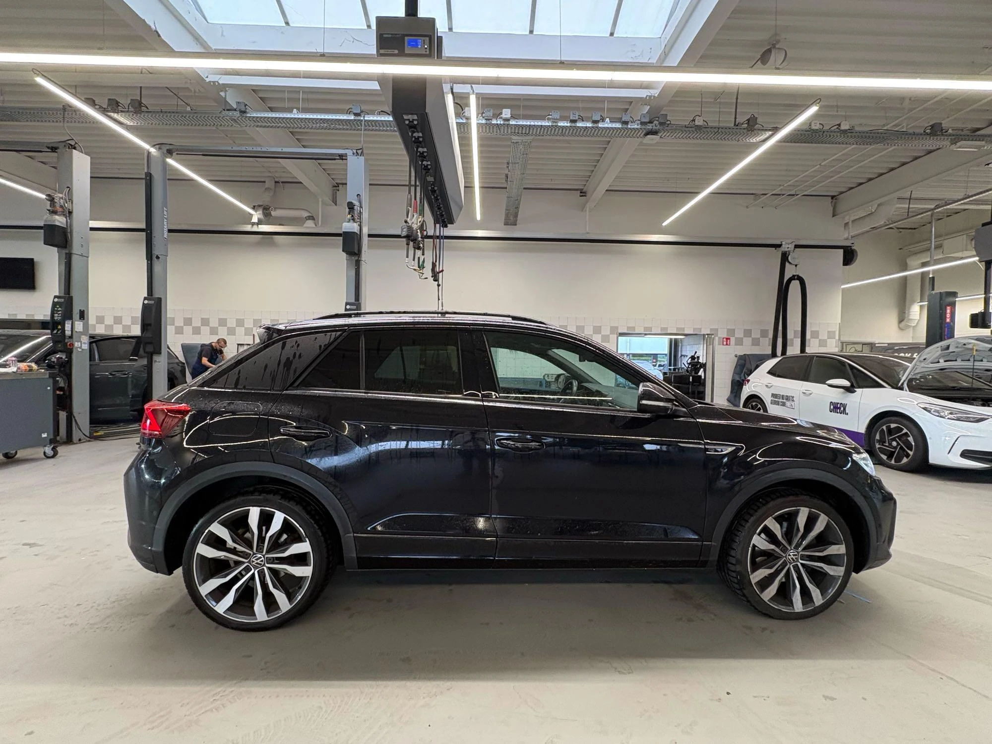 Volkswagen-T-Roc-image-6