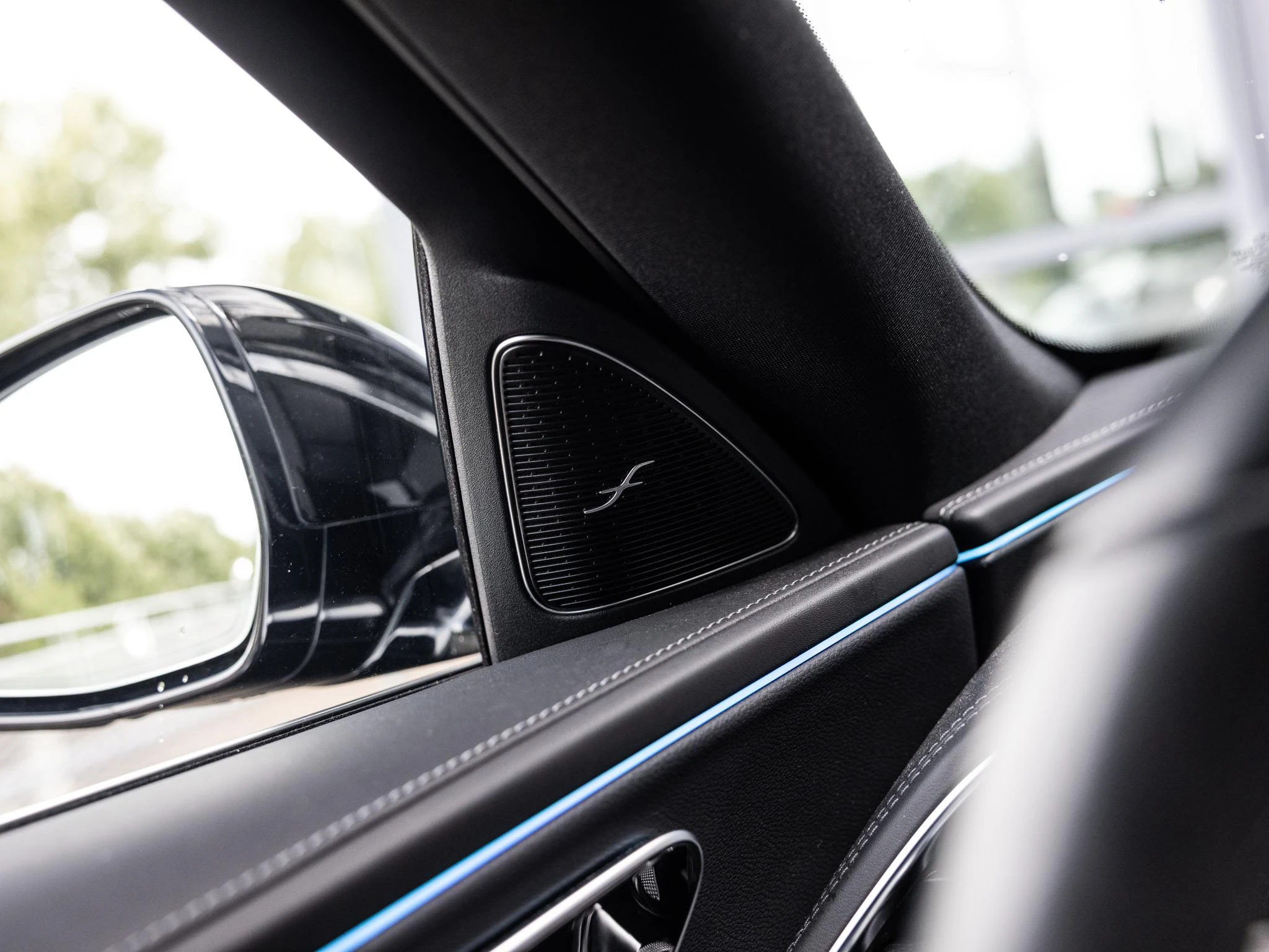 Mercedes-Benz-E-Klasse-image-27