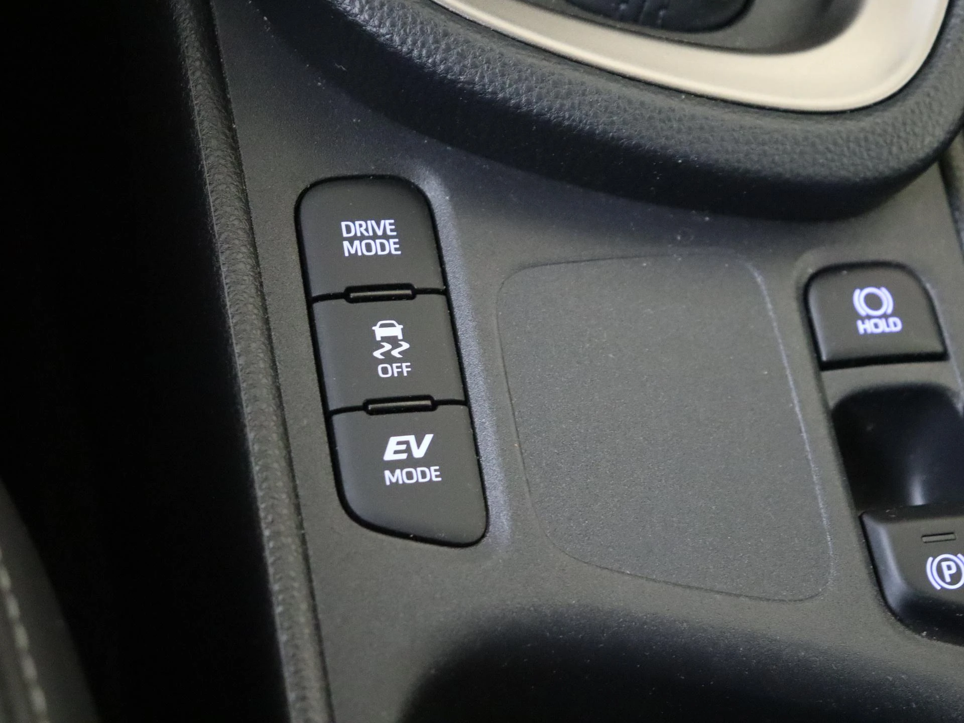 Toyota-Yaris Cross-image-20