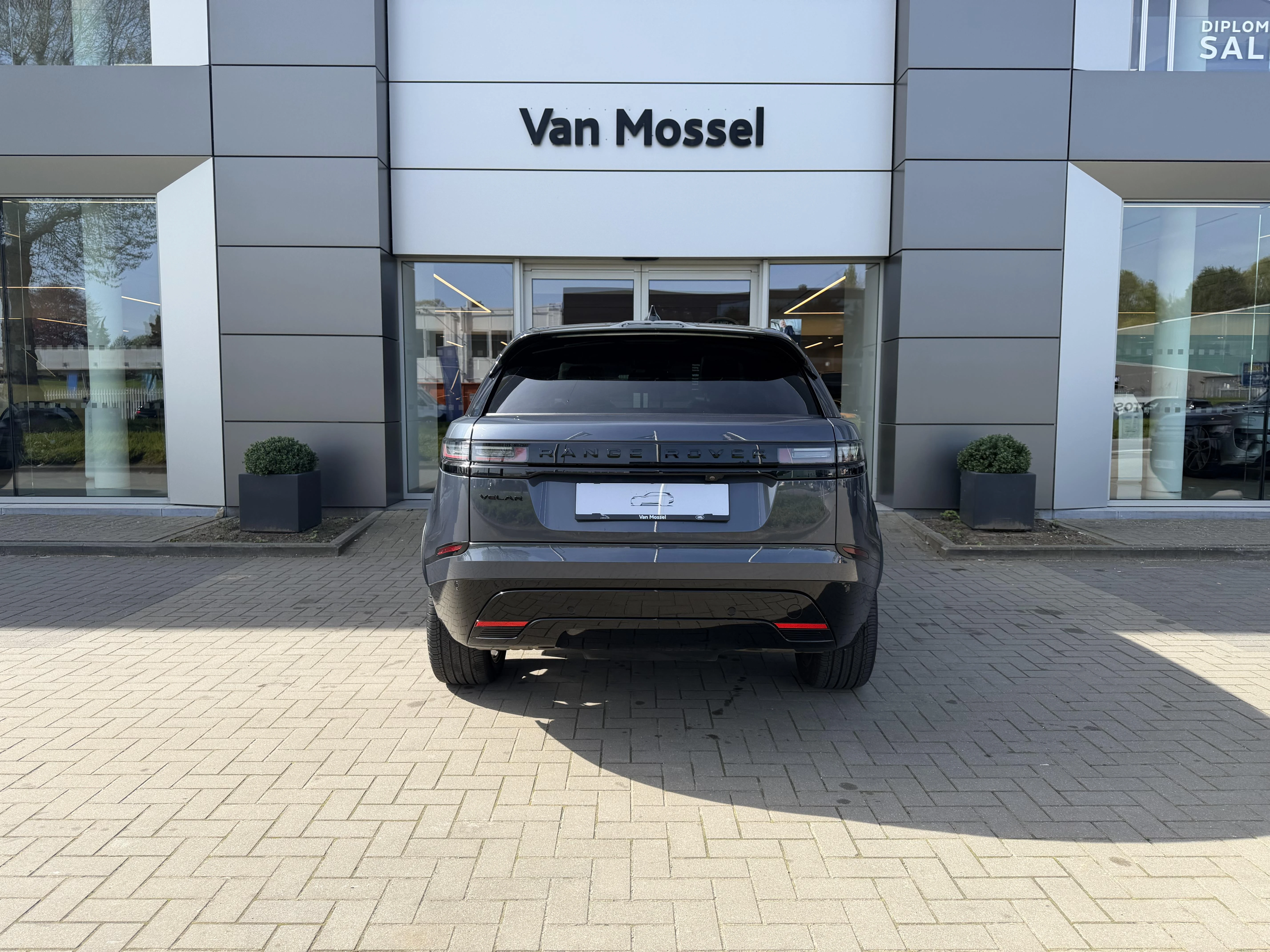 Land Rover-Range Rover Velar-image-7