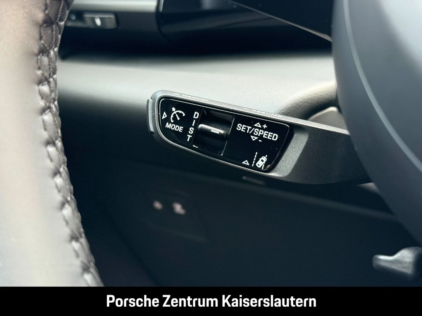 Porsche Macan 4 HA-Lenkung Head-Up Abstandstempomat LED -MK2 Macan 4 HA-Lenkung Head-Up Abstandstempomat LED -