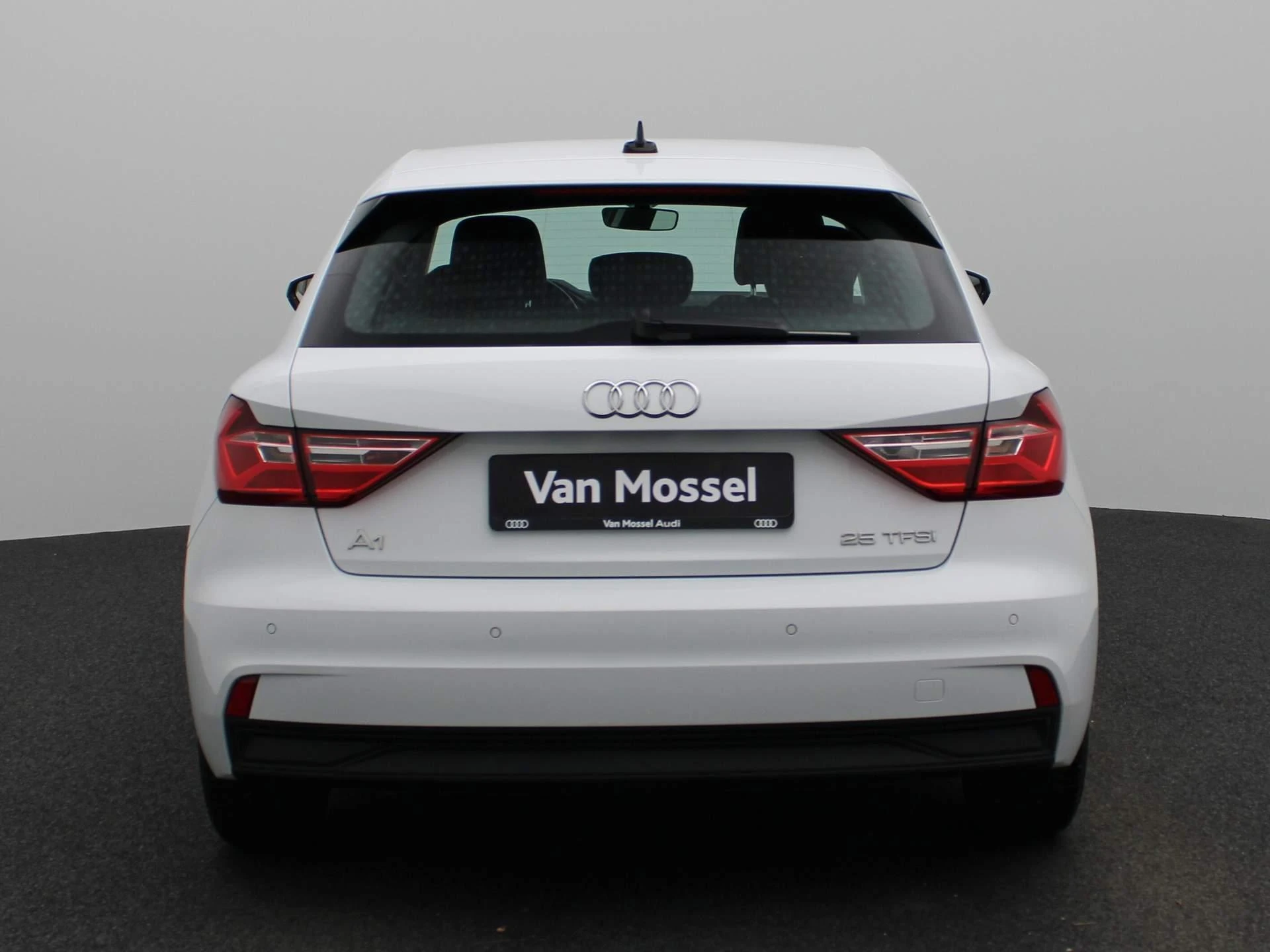 Audi-A1 Sportback-image-4