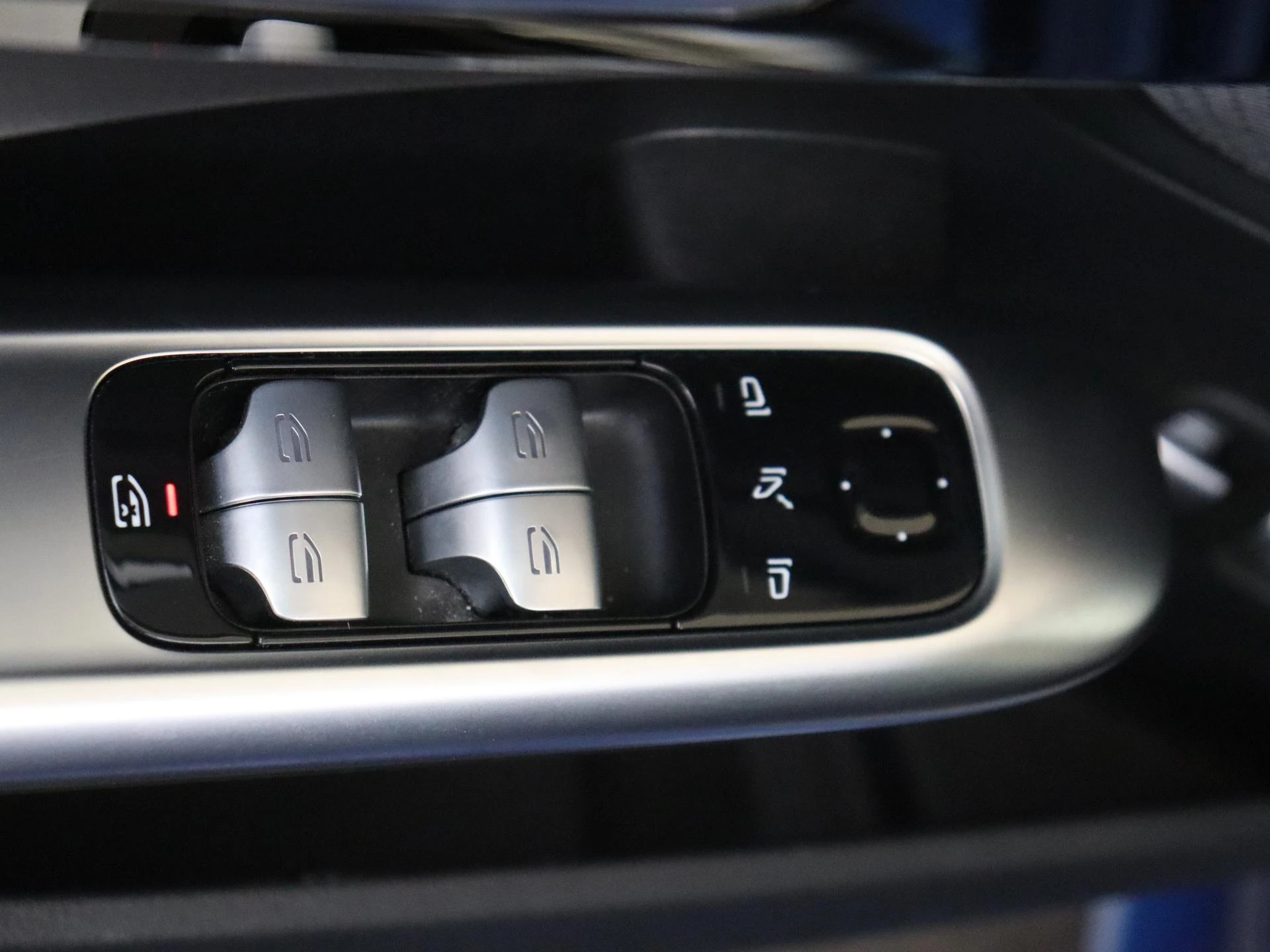 Mercedes-Benz-C-Klasse-image-25