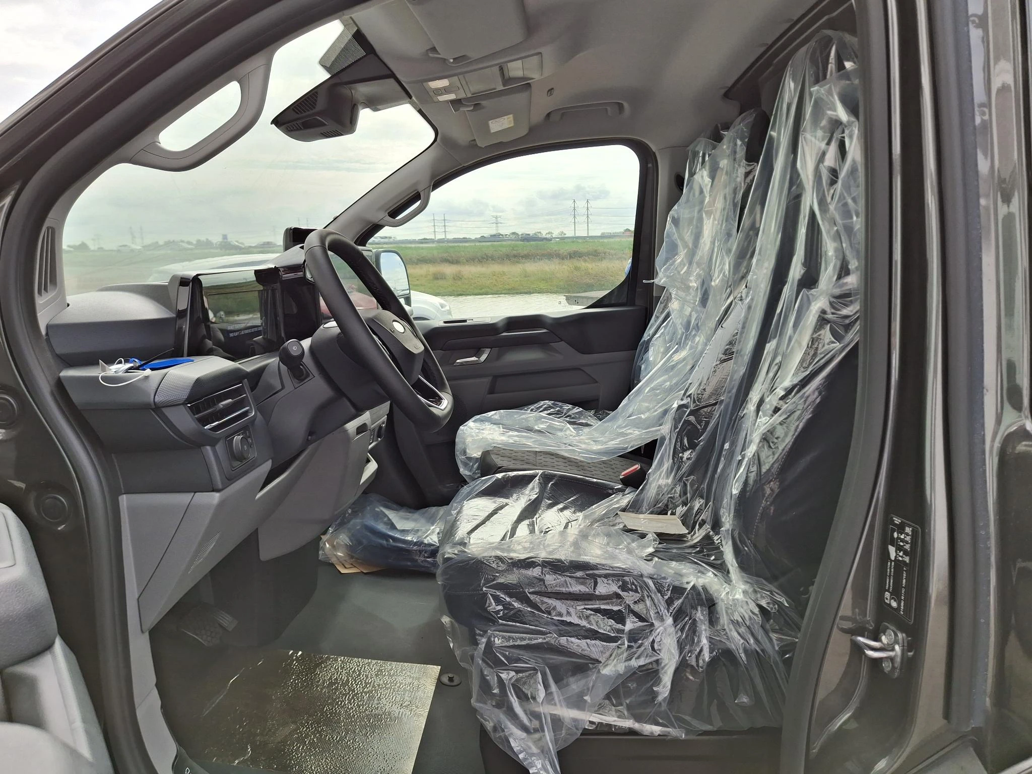 Ford-E-Transit-image-7