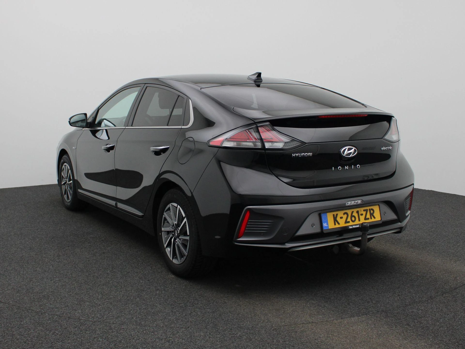 Hyundai-IONIQ-image-1