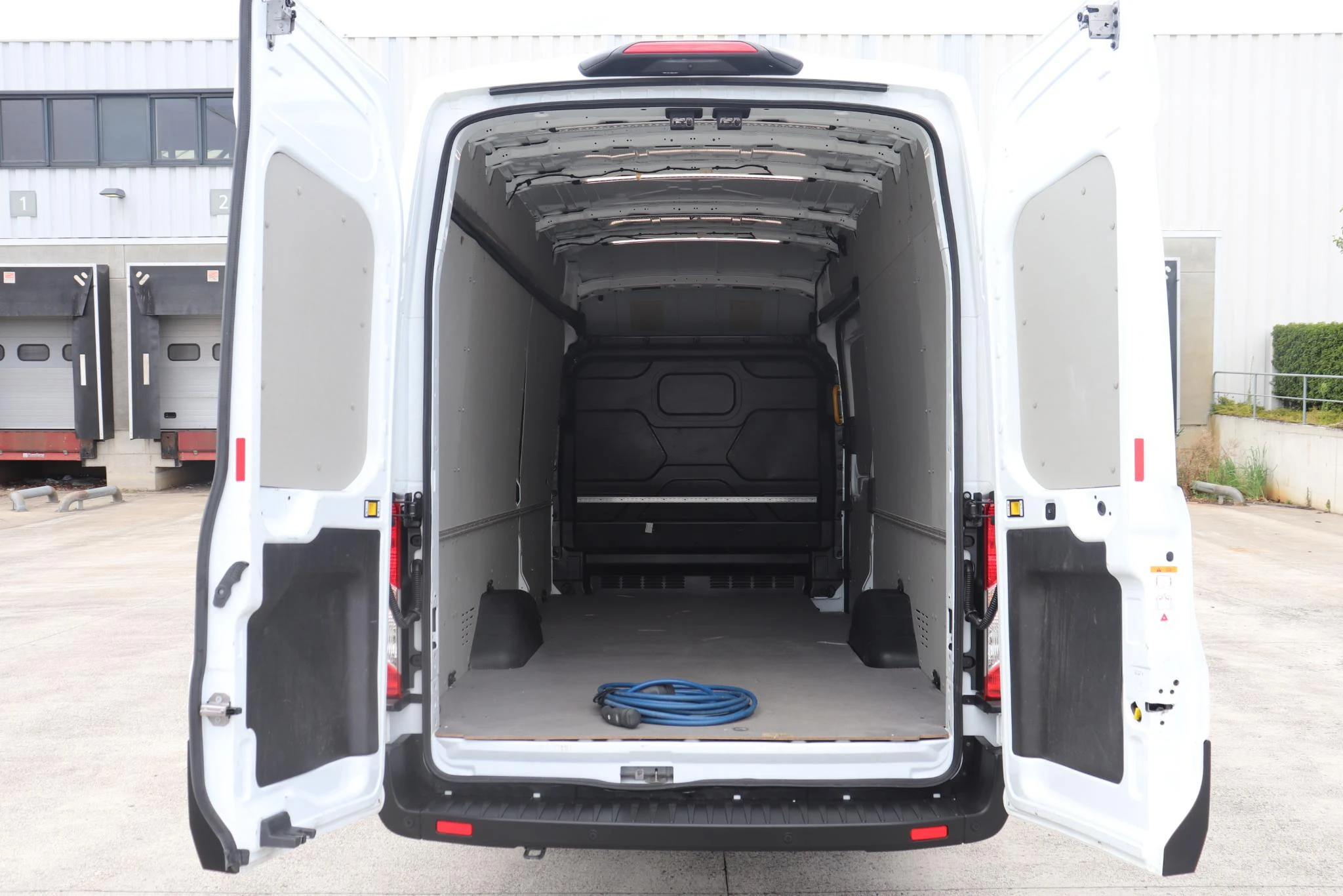 Ford-E-Transit-image-13