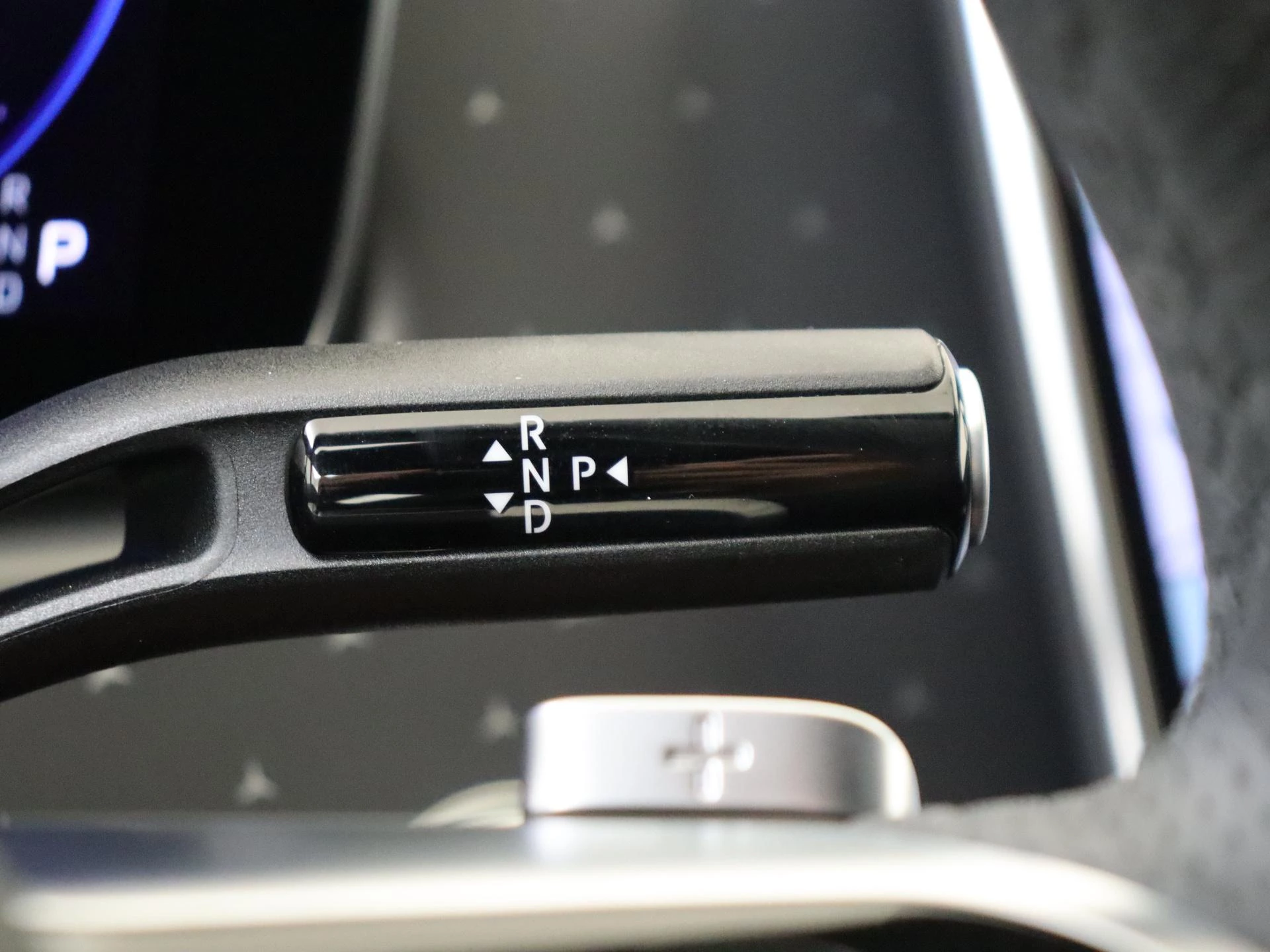 Mercedes-Benz-EQE-image-13