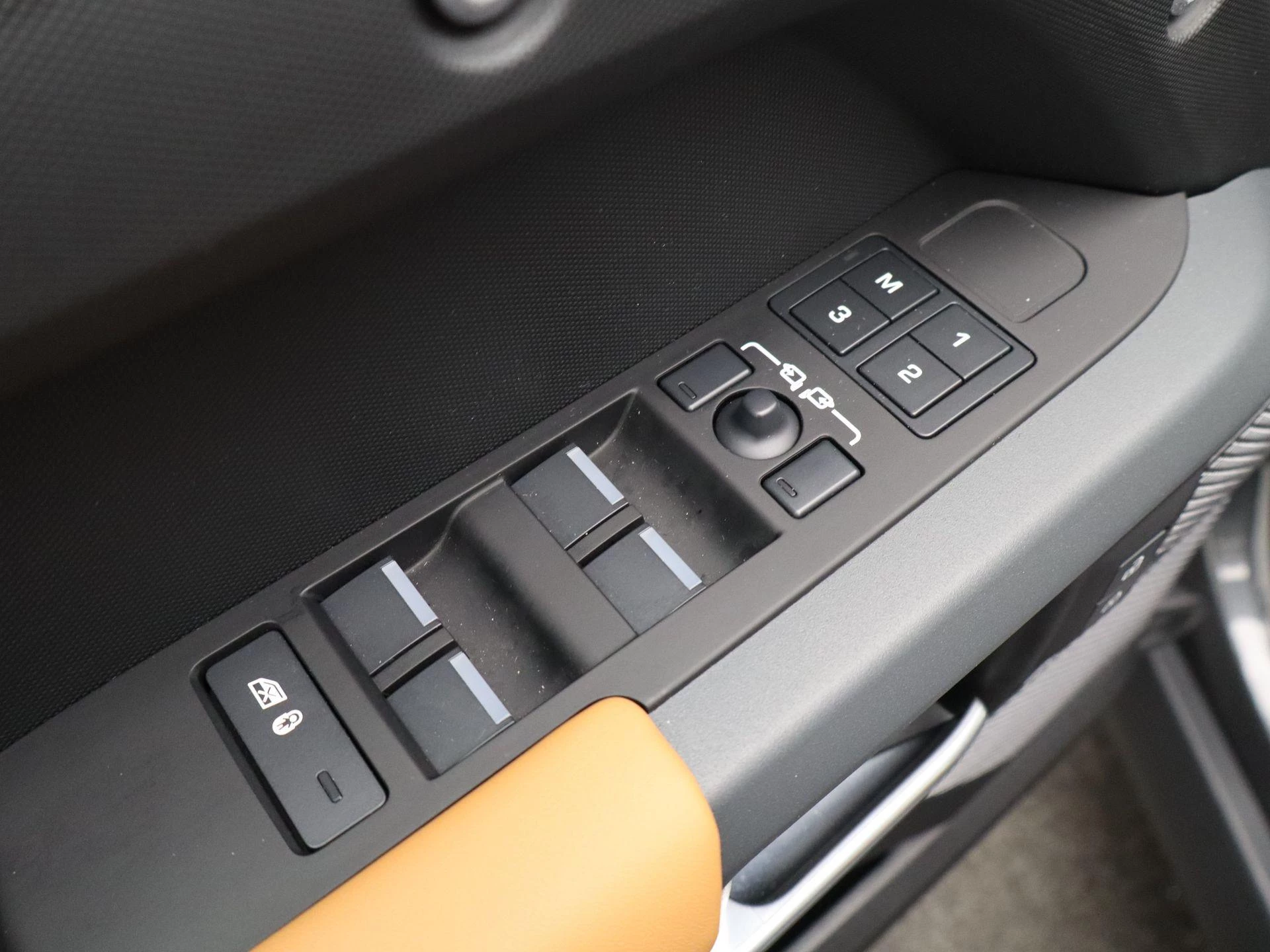 Land Rover-Defender-image-24