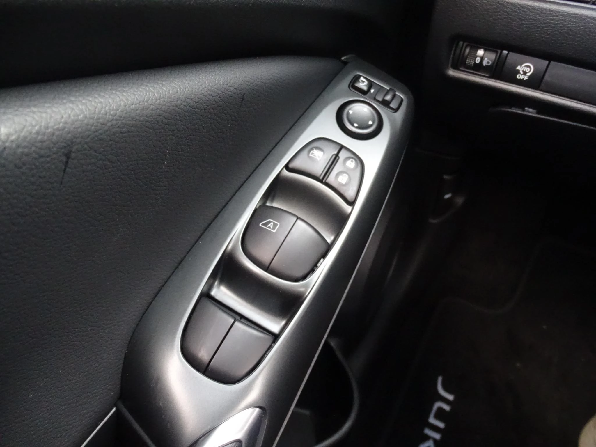 Nissan Juke 1.0 DIG-T Acenta automaat