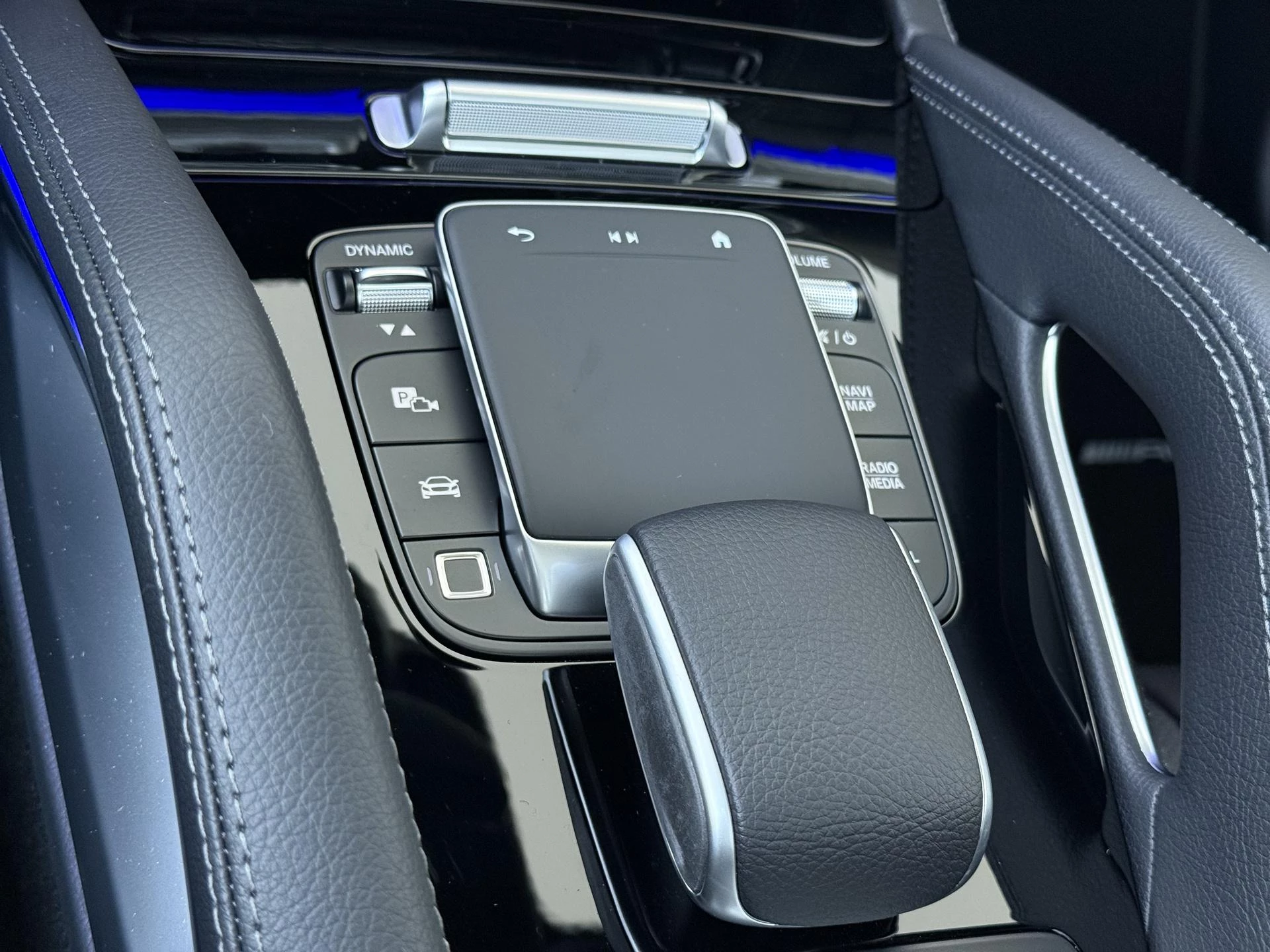 Mercedes-Benz-GLE-image-23