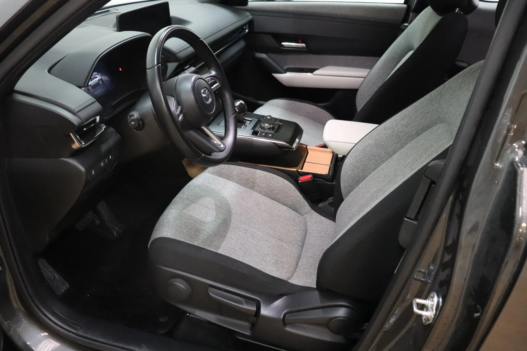 Mazda-MX-30-image-11