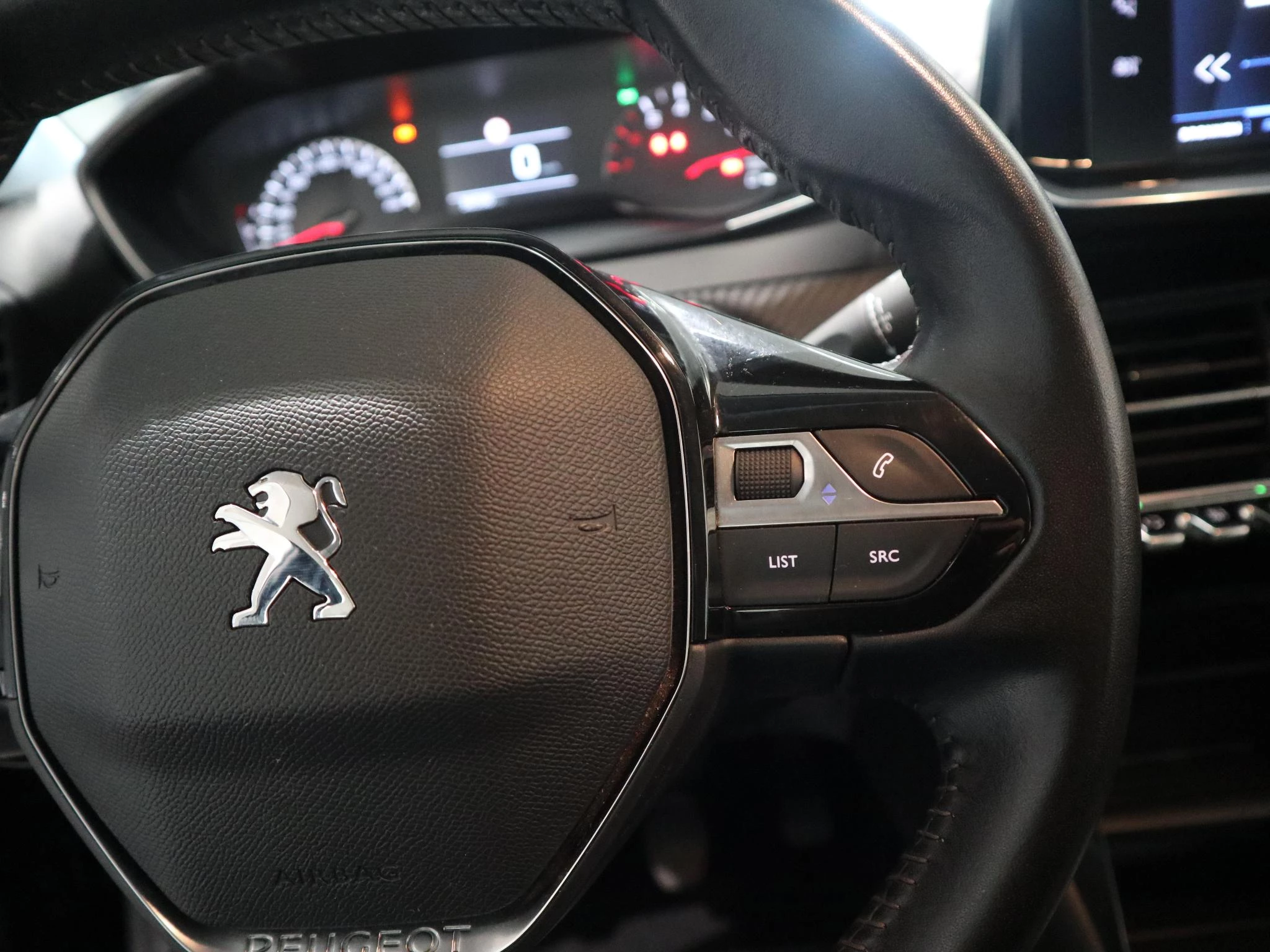 Peugeot-208-image-13