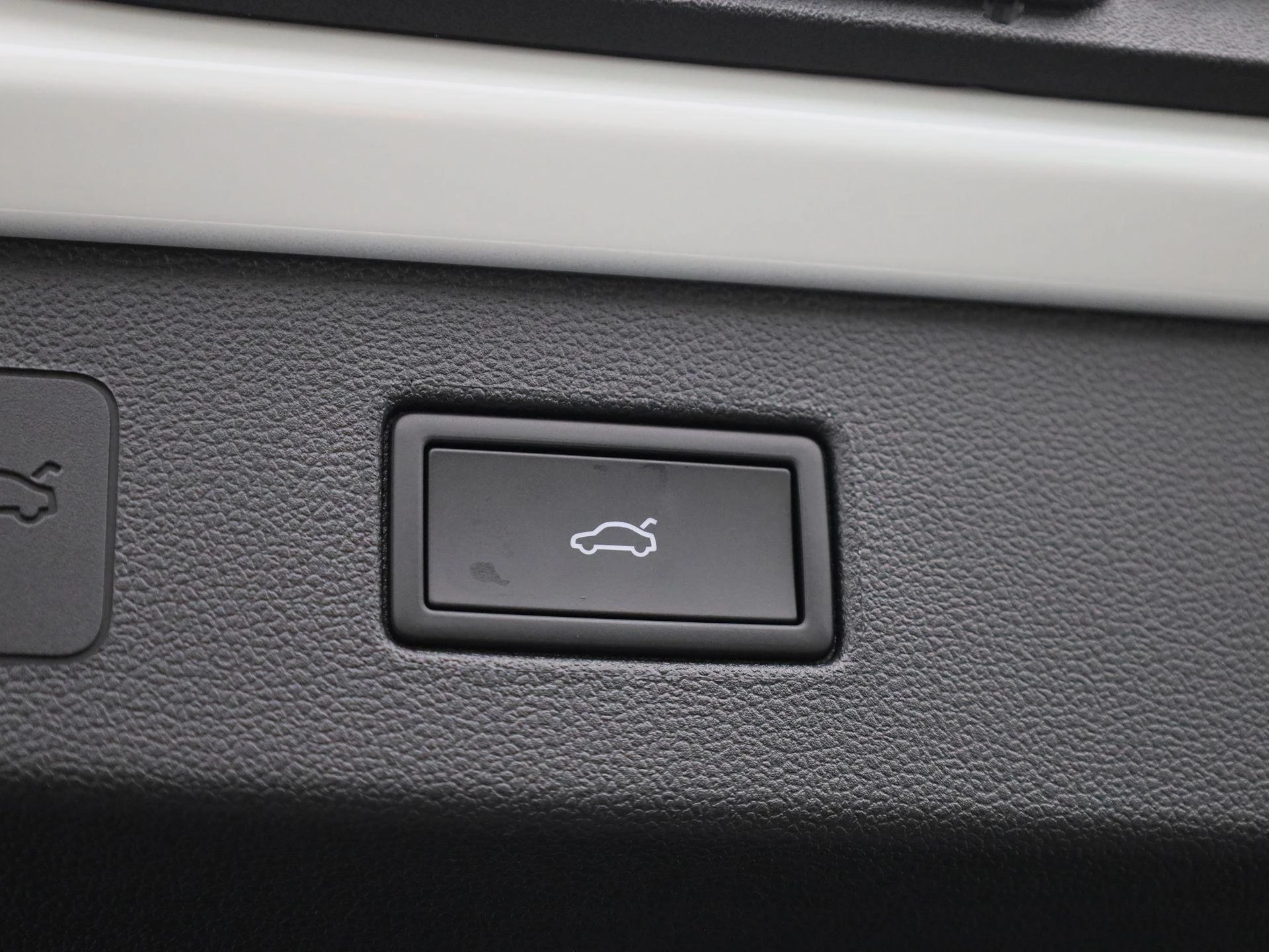 Volkswagen-T-Roc-image-14