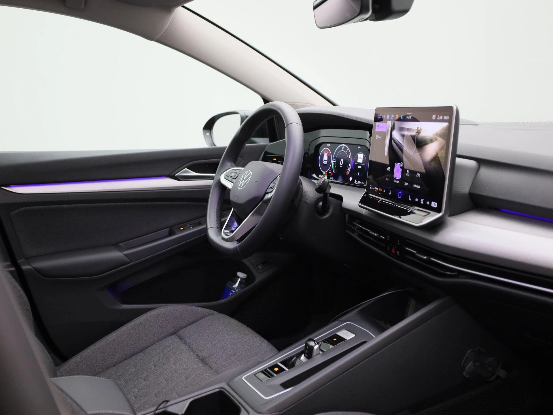 Volkswagen-Golf-image-34
