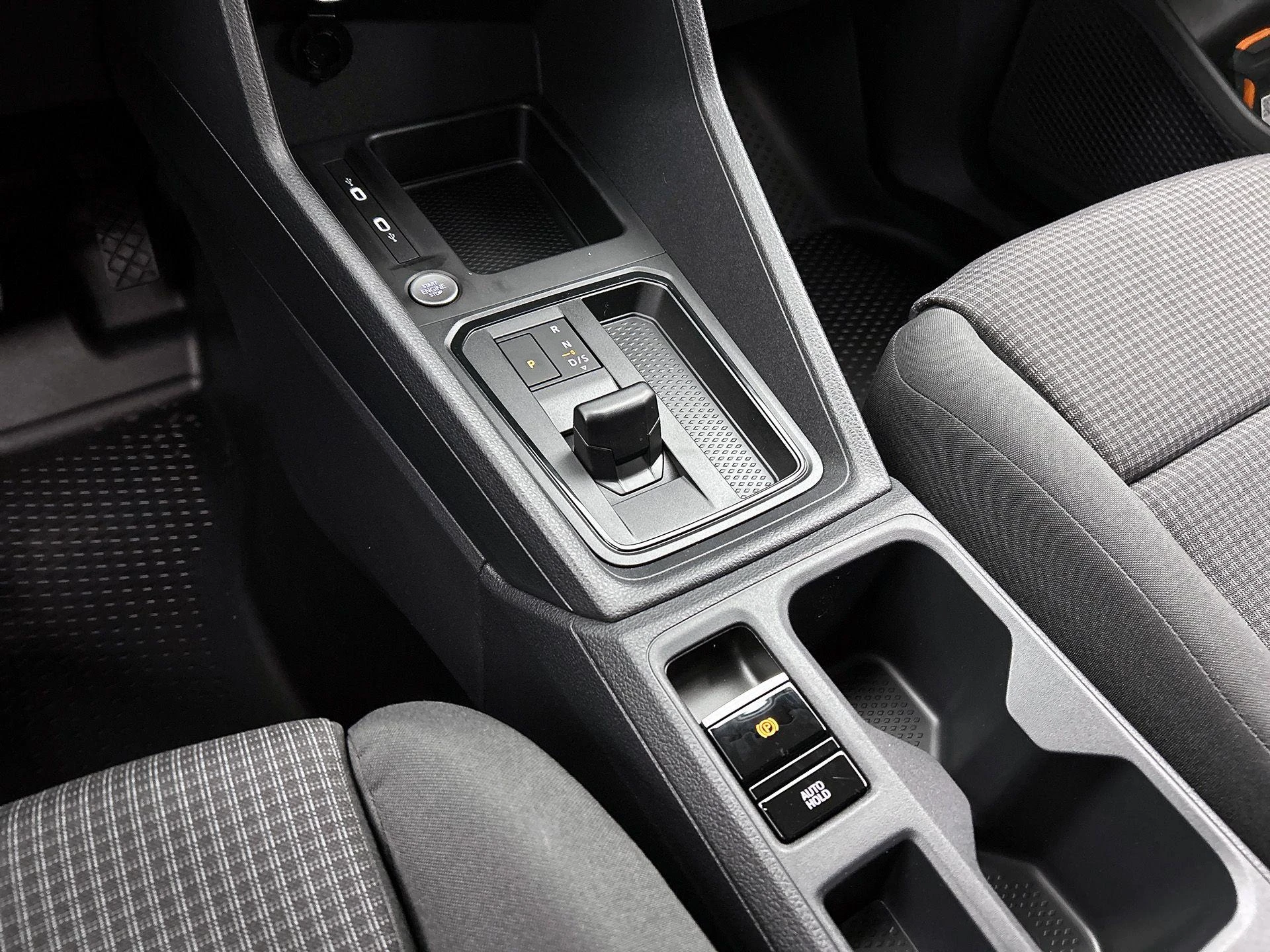 Volkswagen-Caddy-image-27