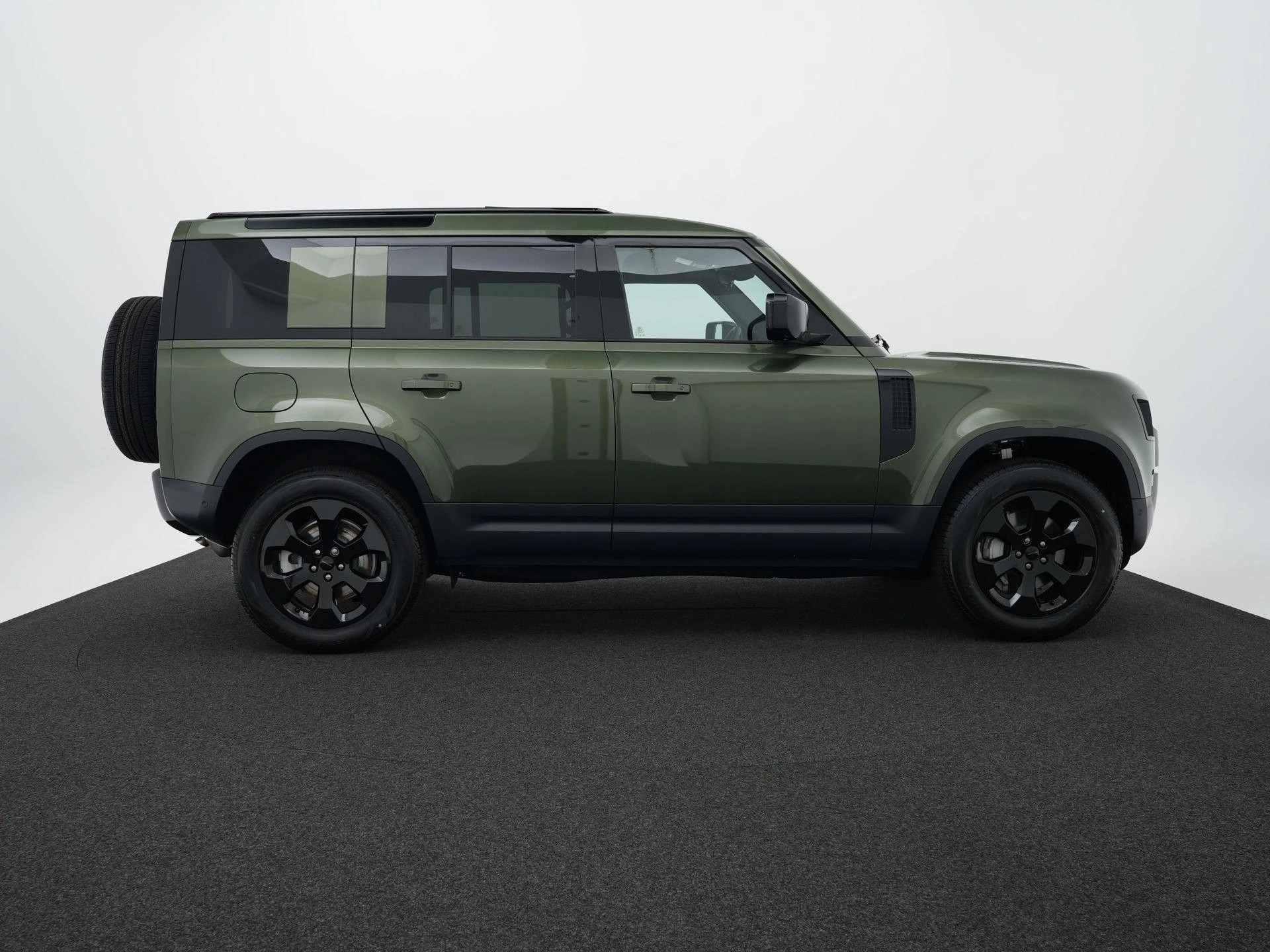 Land Rover-Defender-image-6