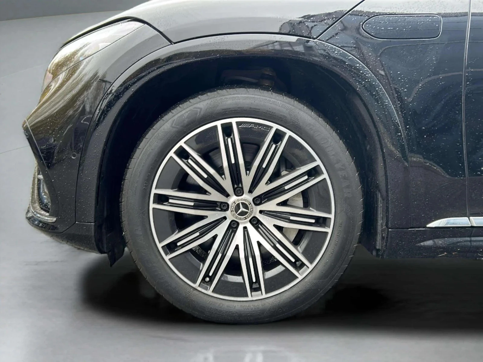 Mercedes-Benz-EQS-image-8