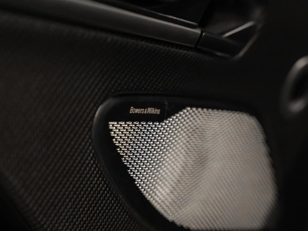 Aston Martin-Vanquish-image-28