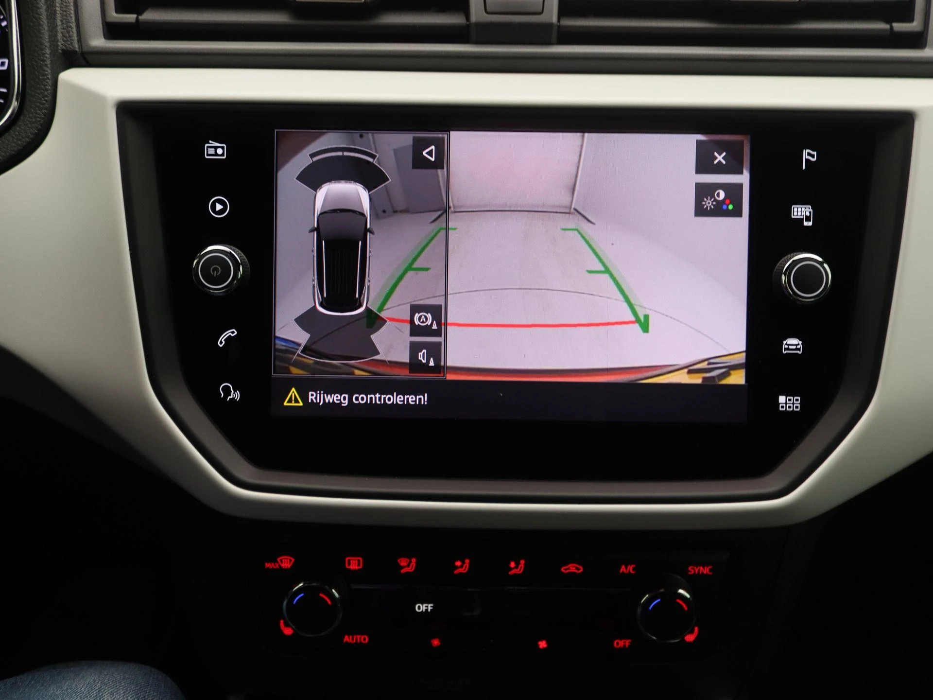 SEAT-Arona-image-16