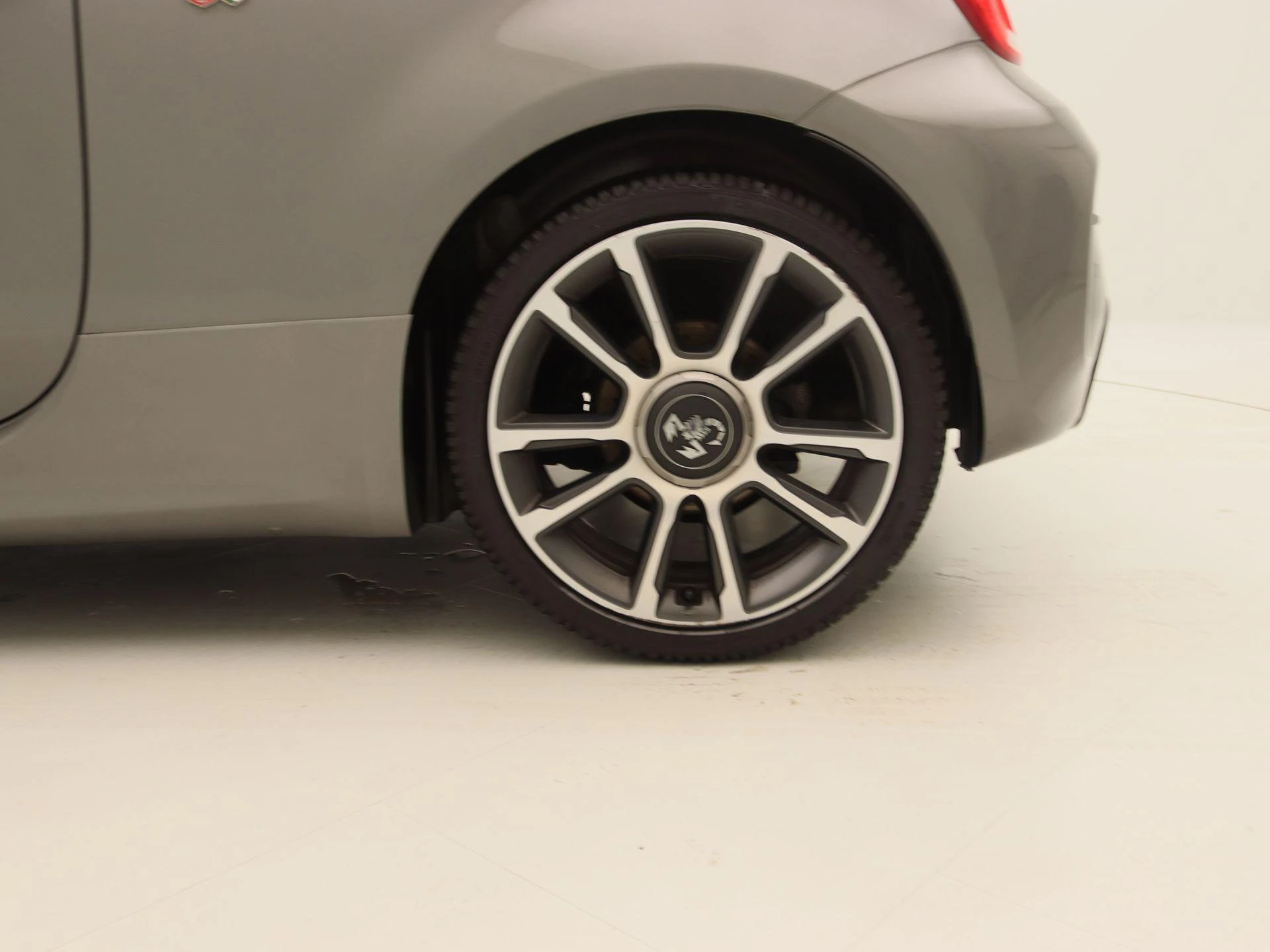 Abarth-595-image-12