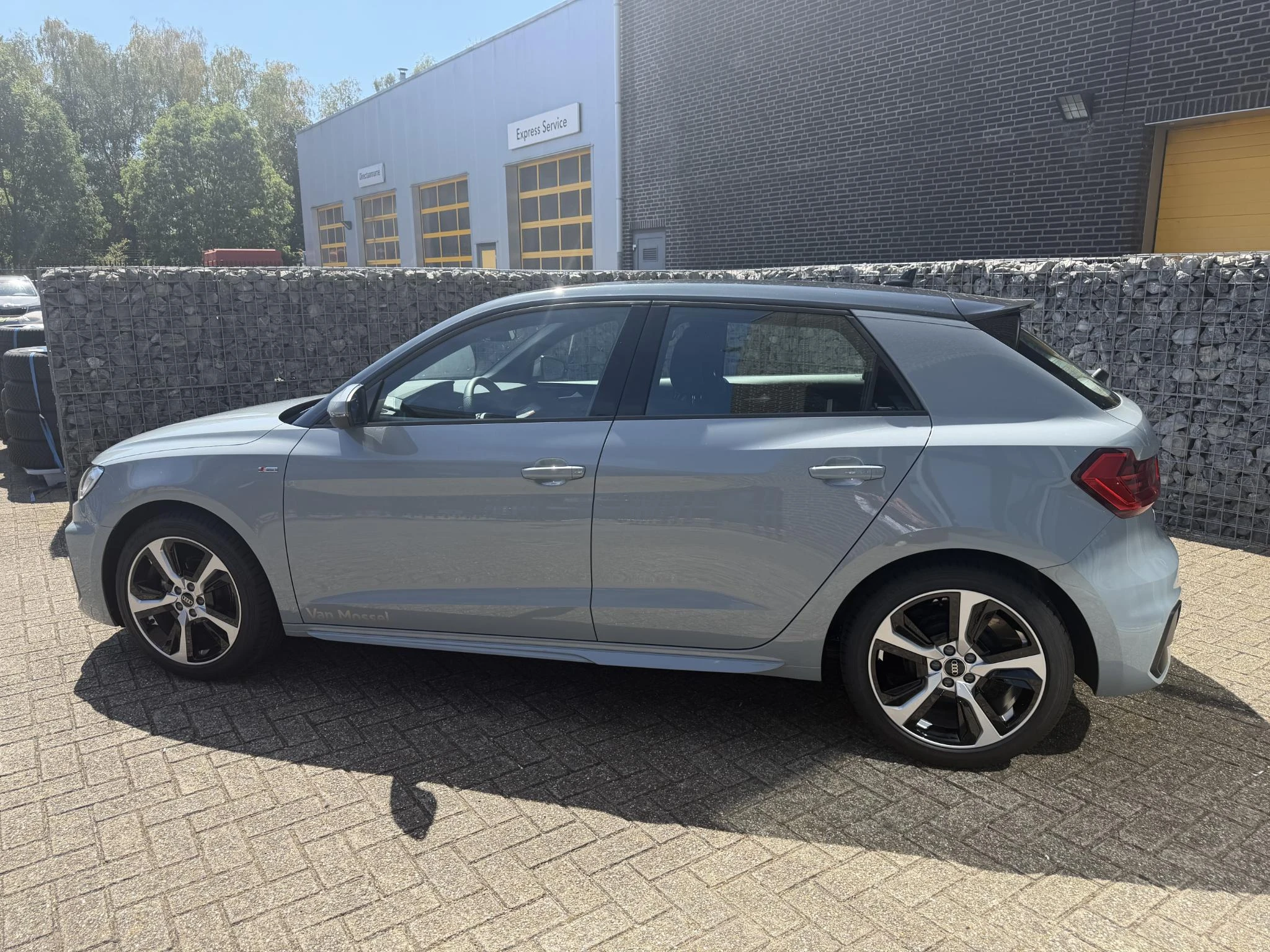 Audi-A1 Sportback-image-4