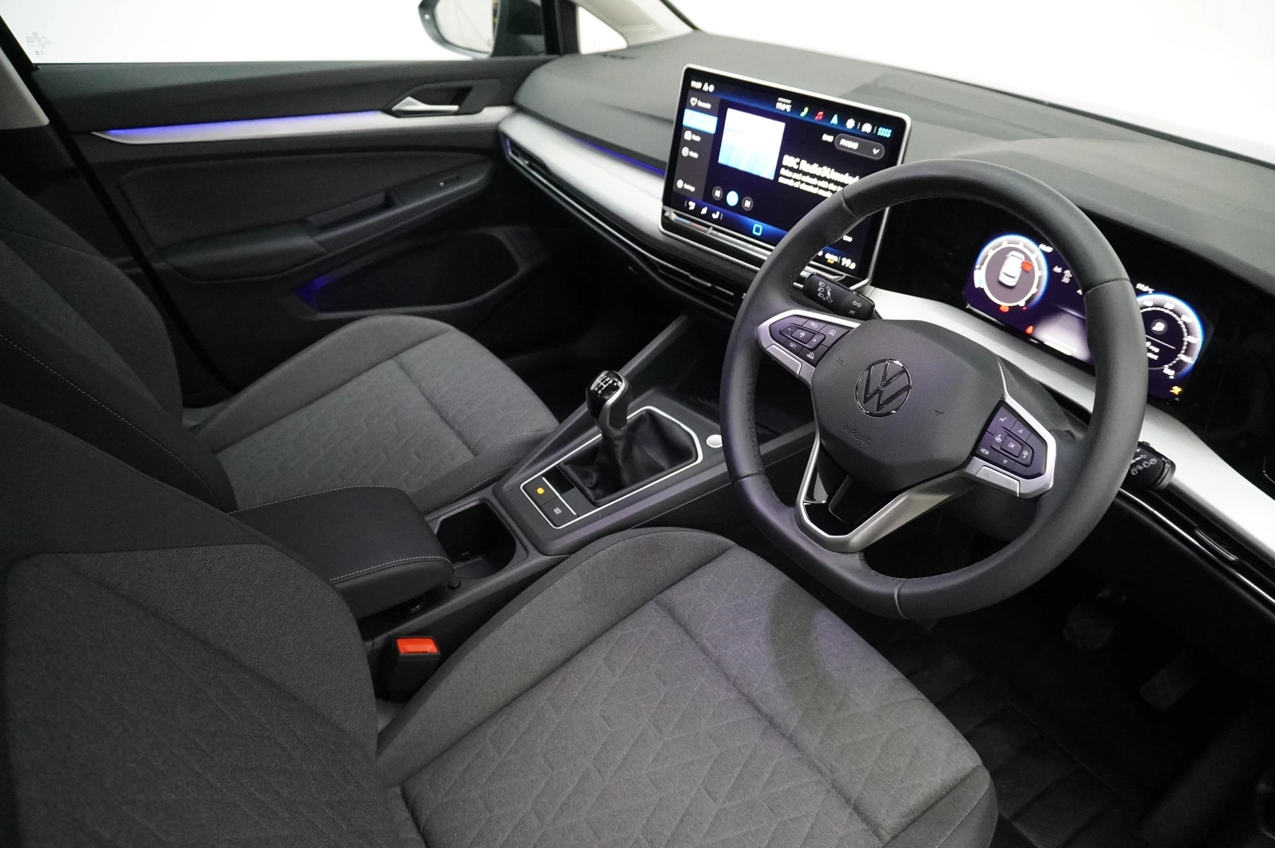 Volkswagen-Golf-image-5