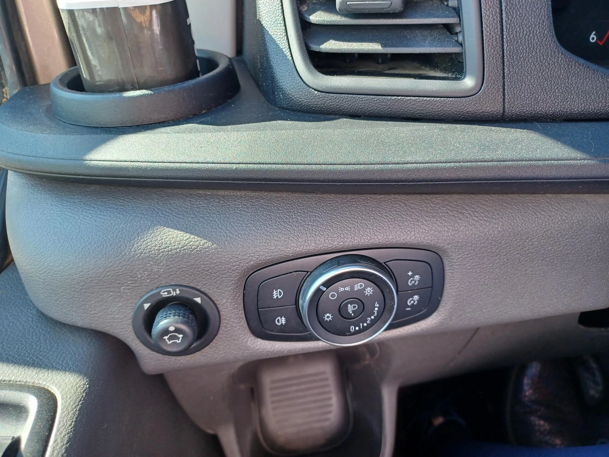 Ford Transit 2T Trend