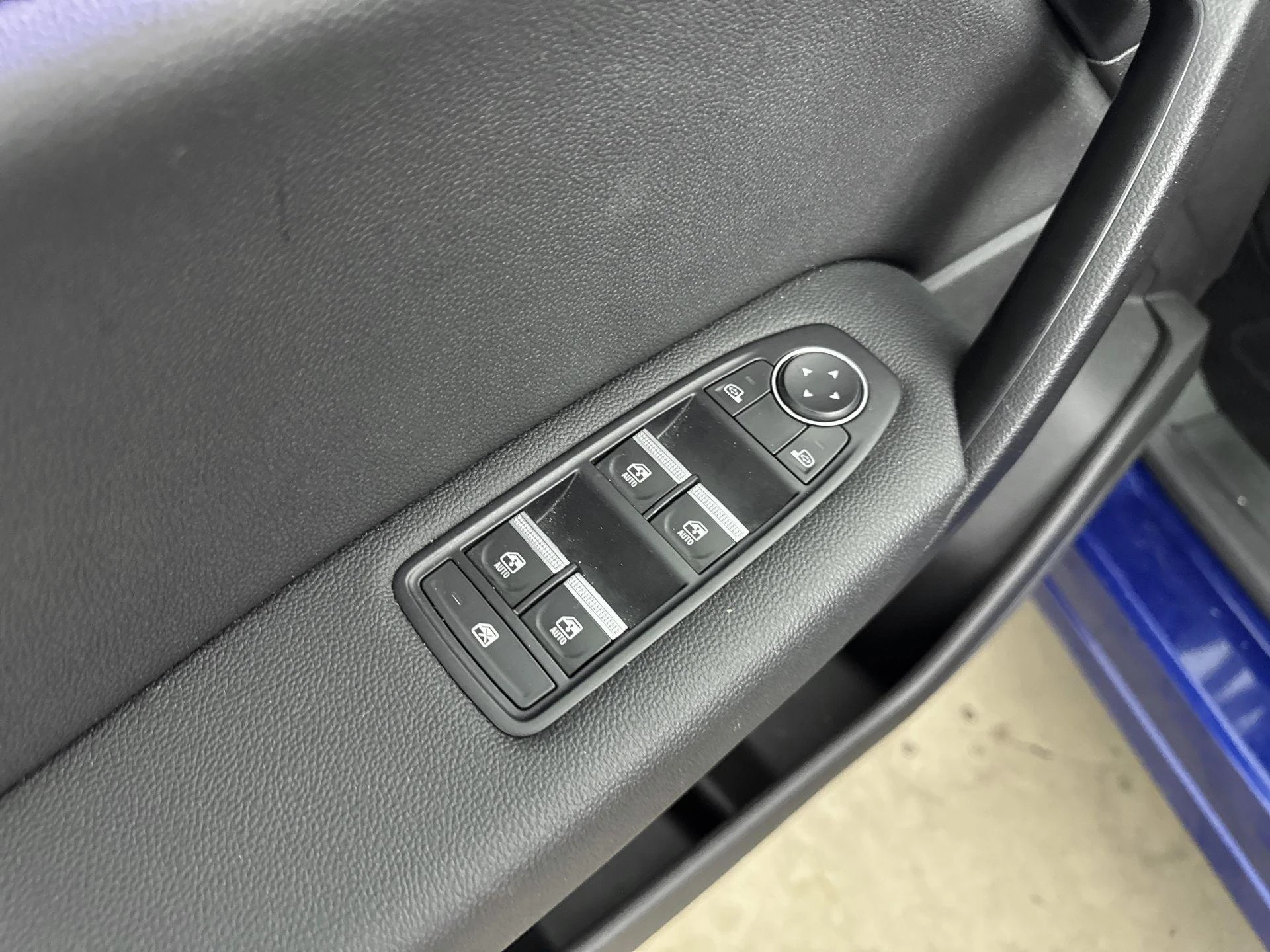 Renault-Captur-image-12