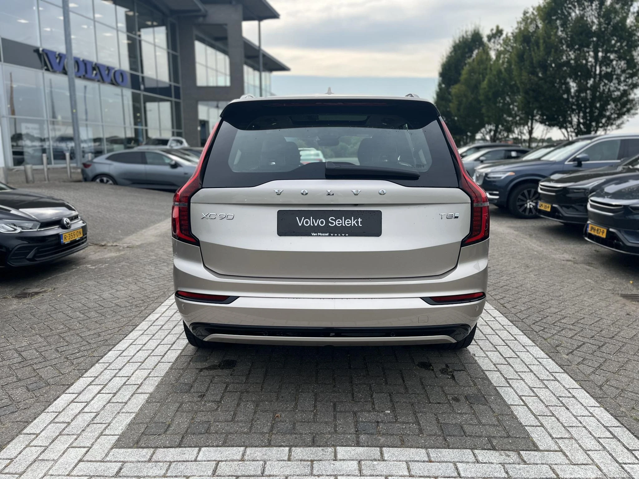 Volvo-XC90-image-18