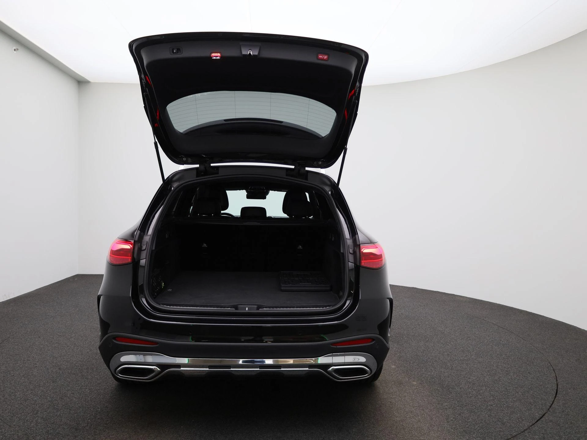 Mercedes-Benz-GLC-image-10