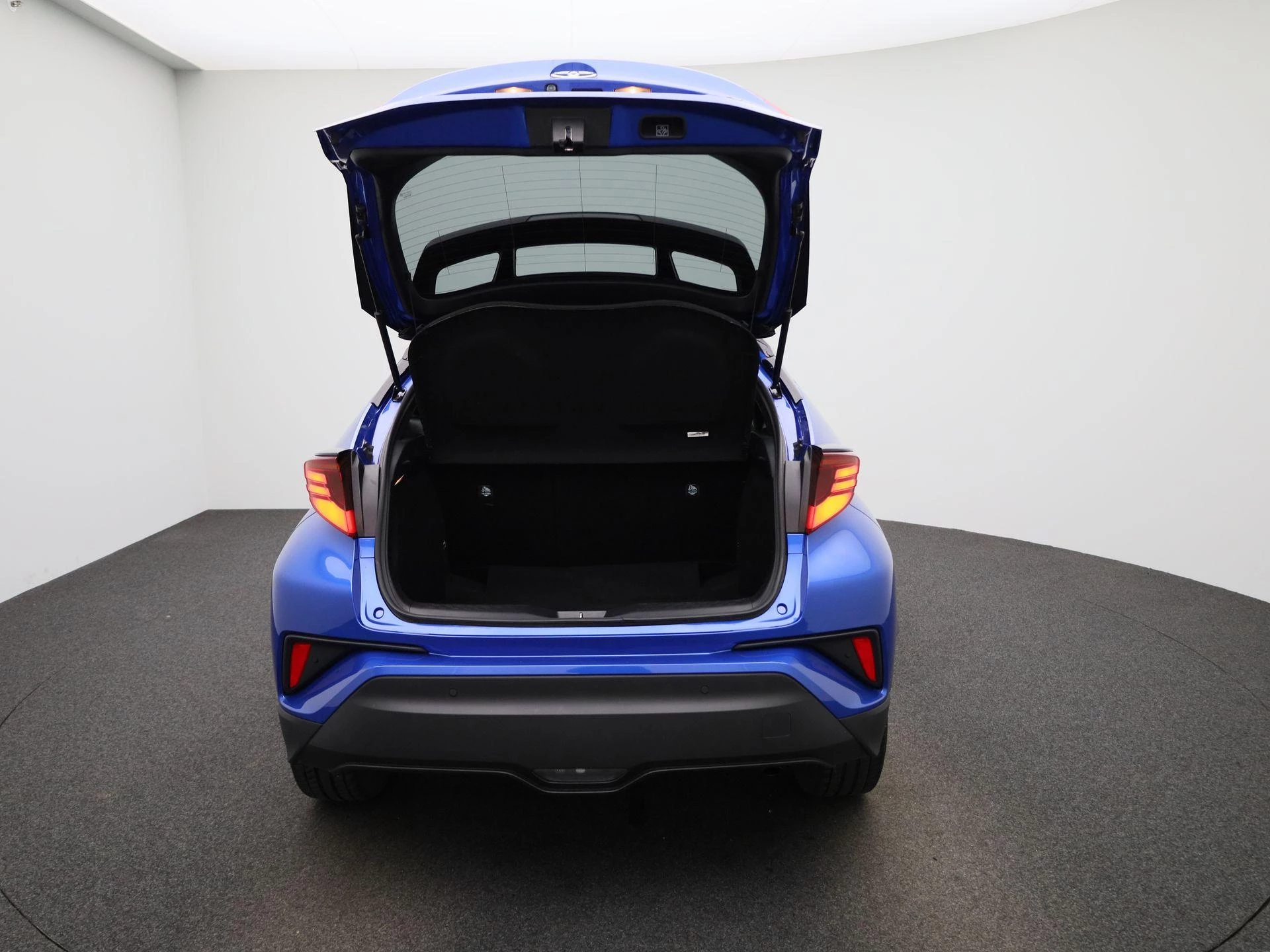 Toyota-C-HR-image-10