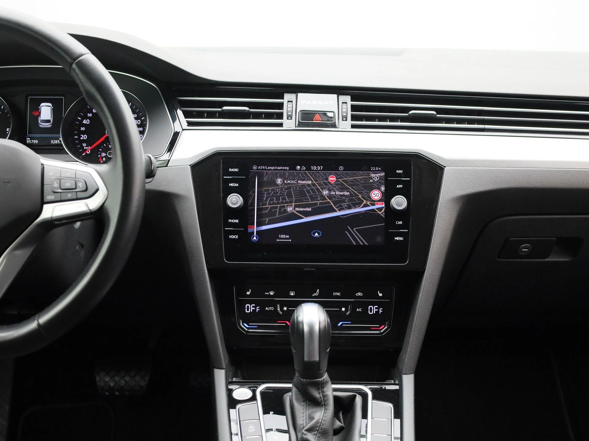 Volkswagen-Passat-image-7
