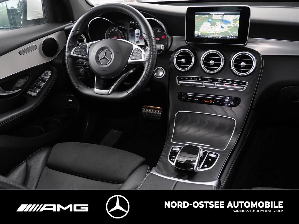 Mercedes-Benz GLC 220 d 4MATIC Coupé AMG DISTRO 360° 19'' MULT AMG LineX254 GLC 220 d 4MATIC Coupé AMG DISTRO 360° 19'' MU