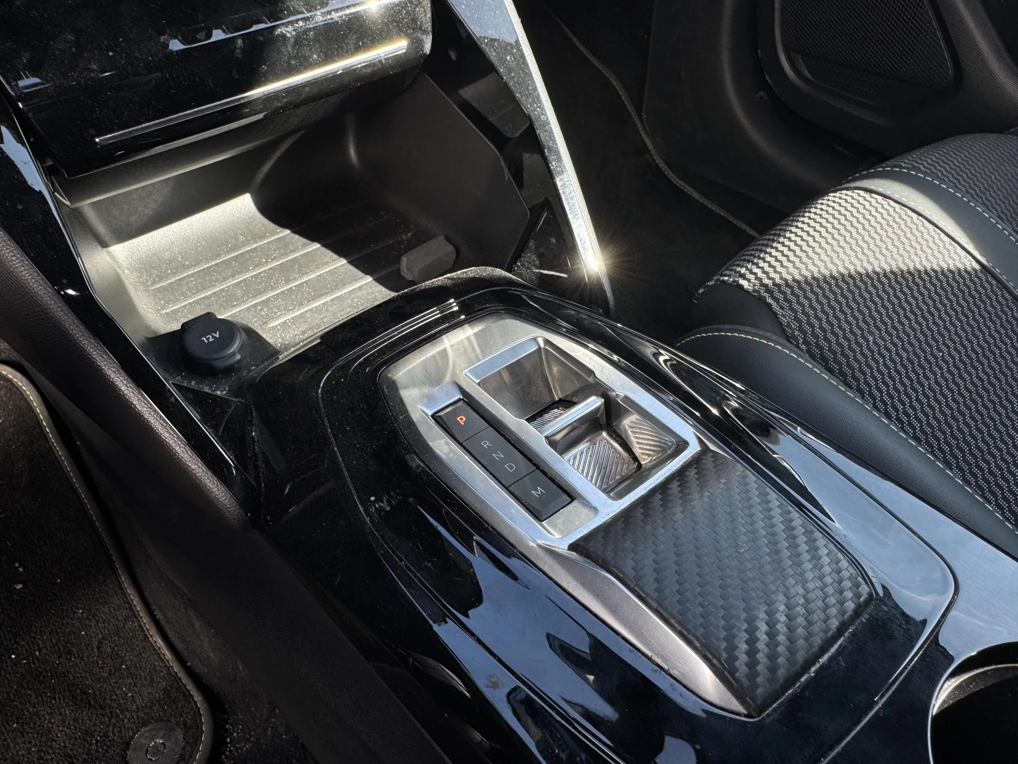 Peugeot-208-image-20