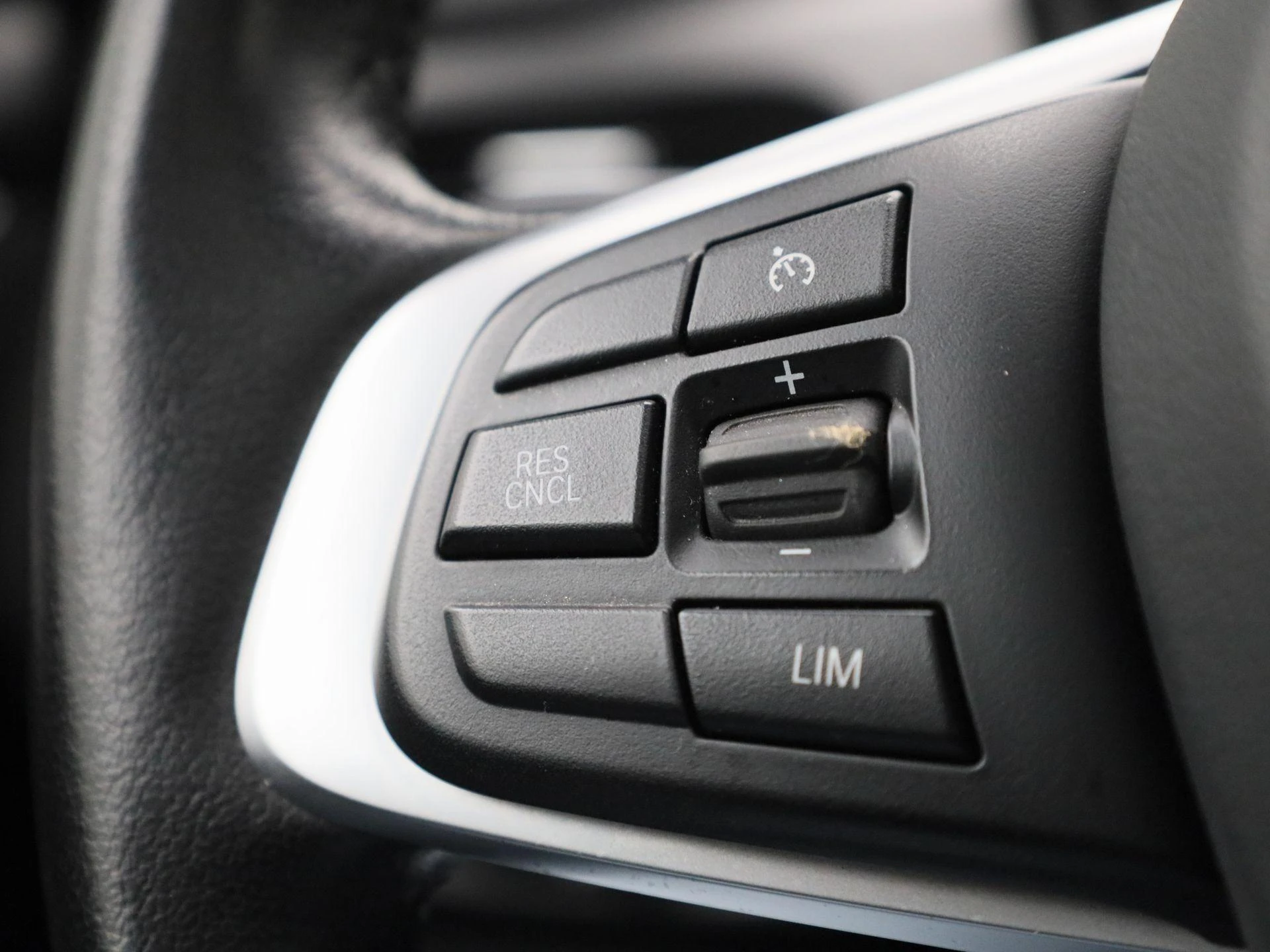 BMW-2 Serie-image-19