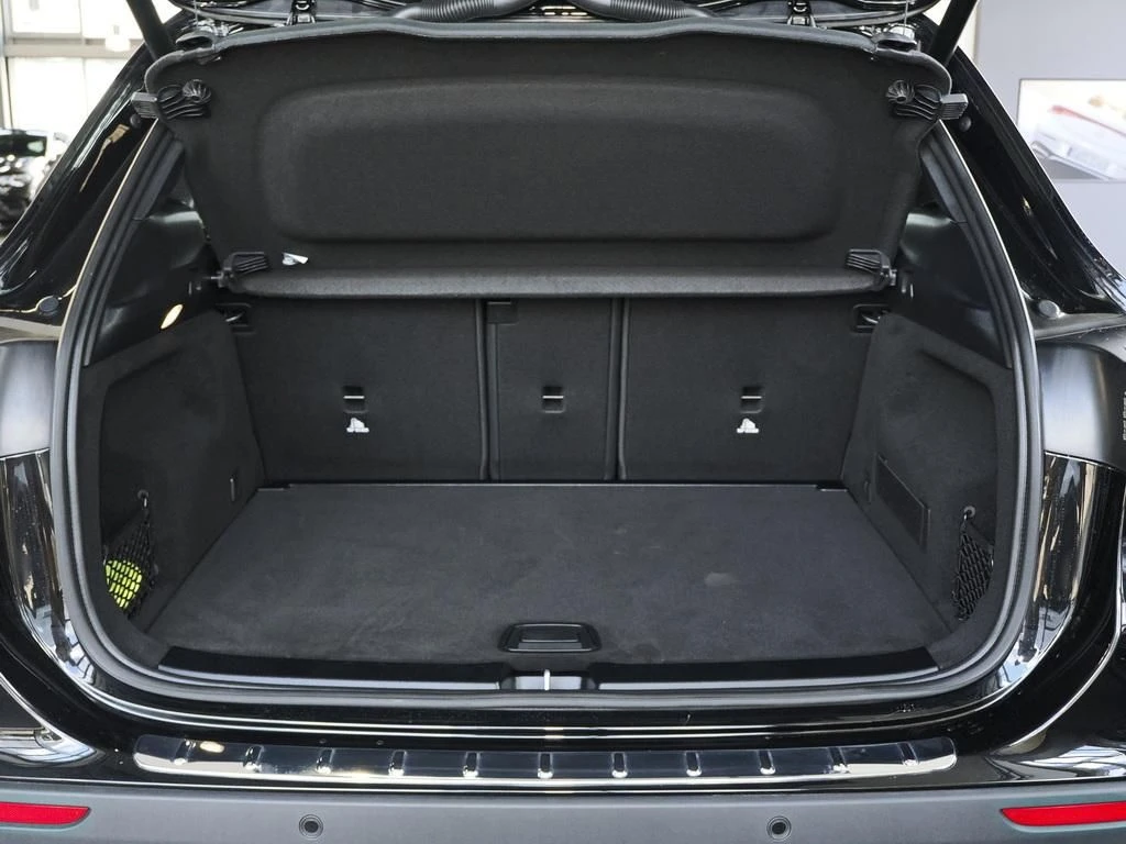 Mercedes-Benz-GLA 200-image-14
