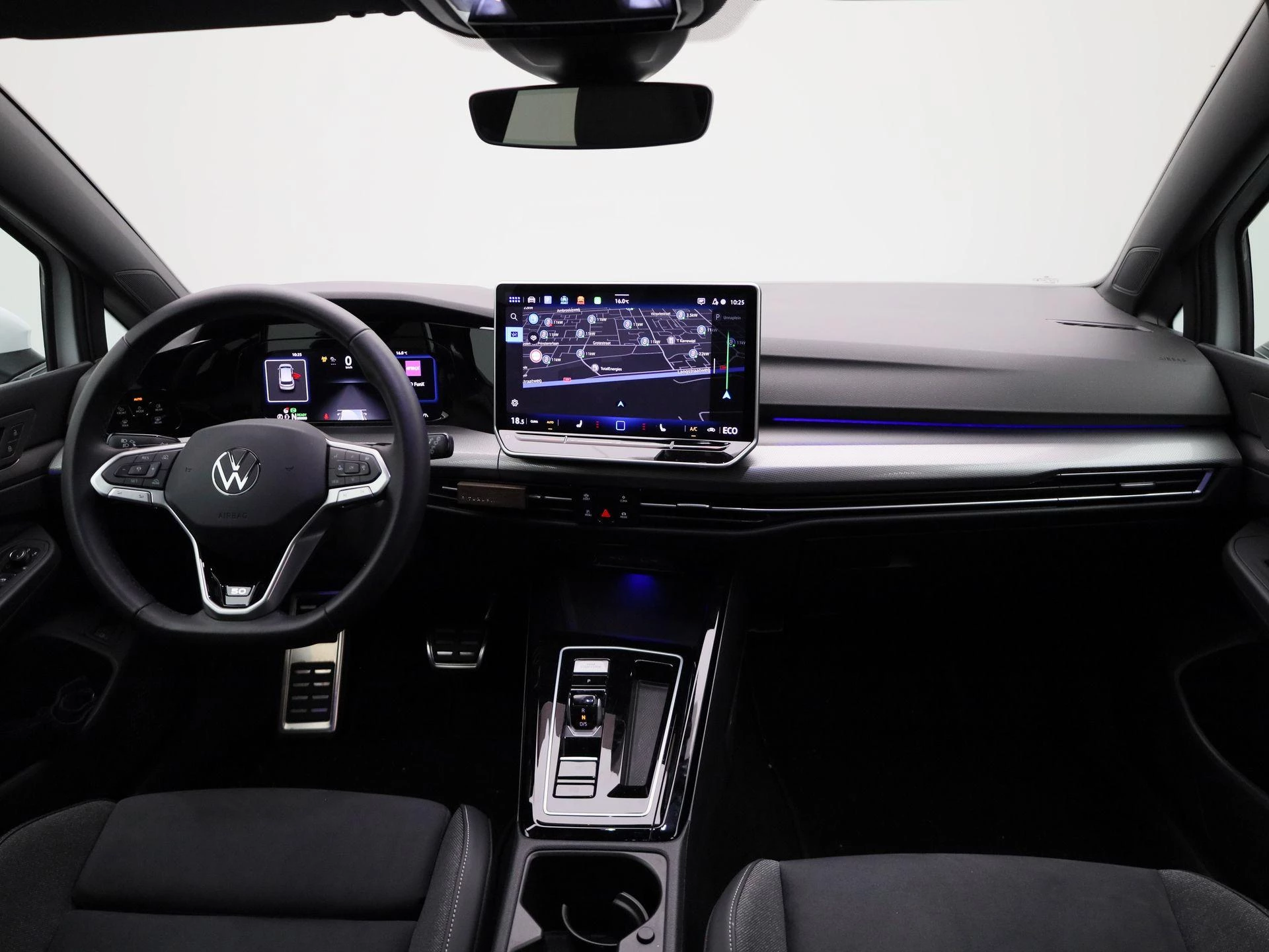 Volkswagen-Golf-image-41