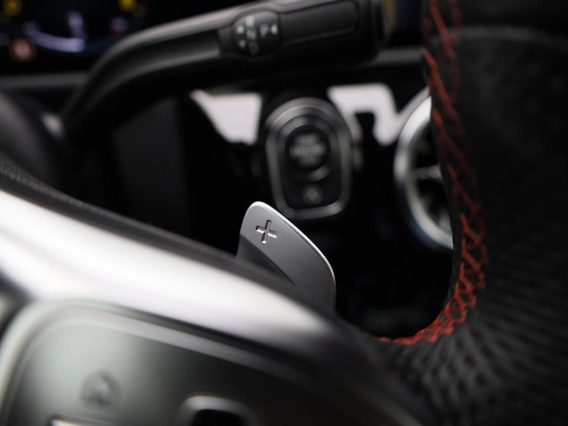 Mercedes-Benz-CLA-image-28