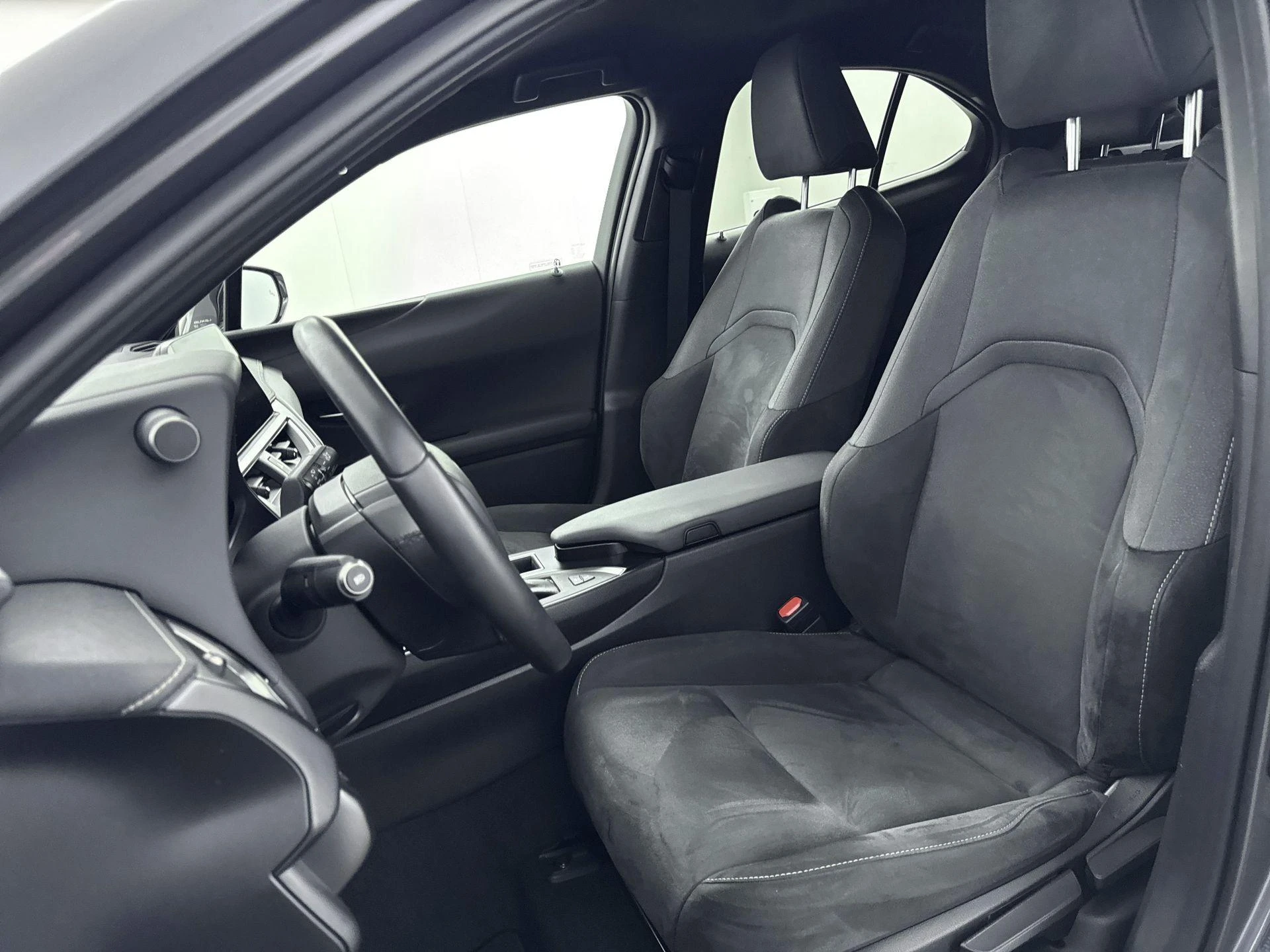 Lexus-UX-image-23