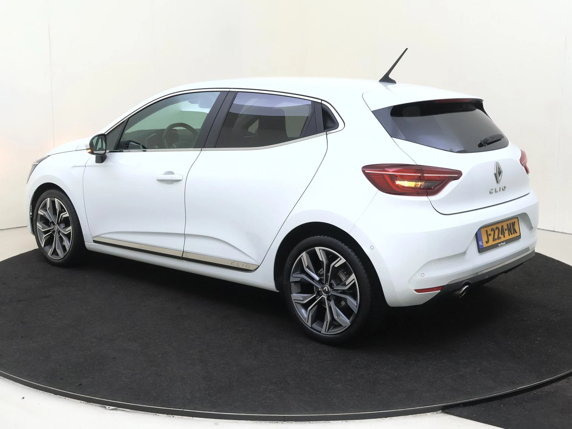 Renault-Clio-image-7
