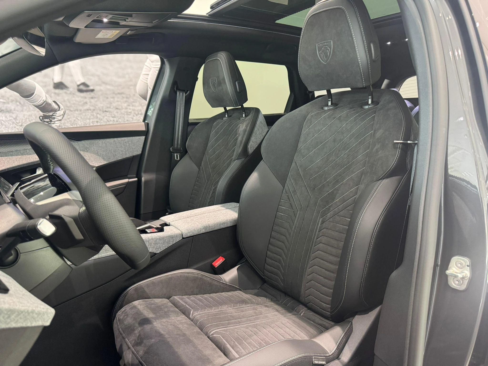 Peugeot-e-5008-image-7