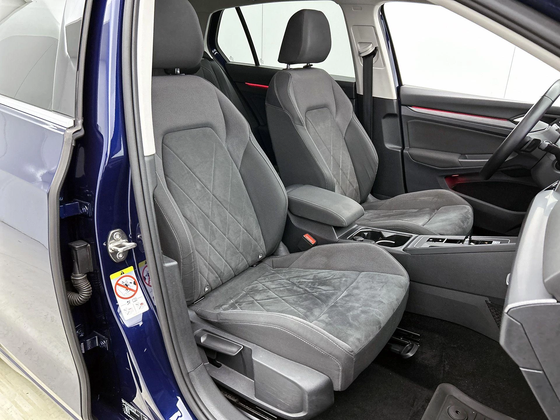 Volkswagen-Golf-image-42