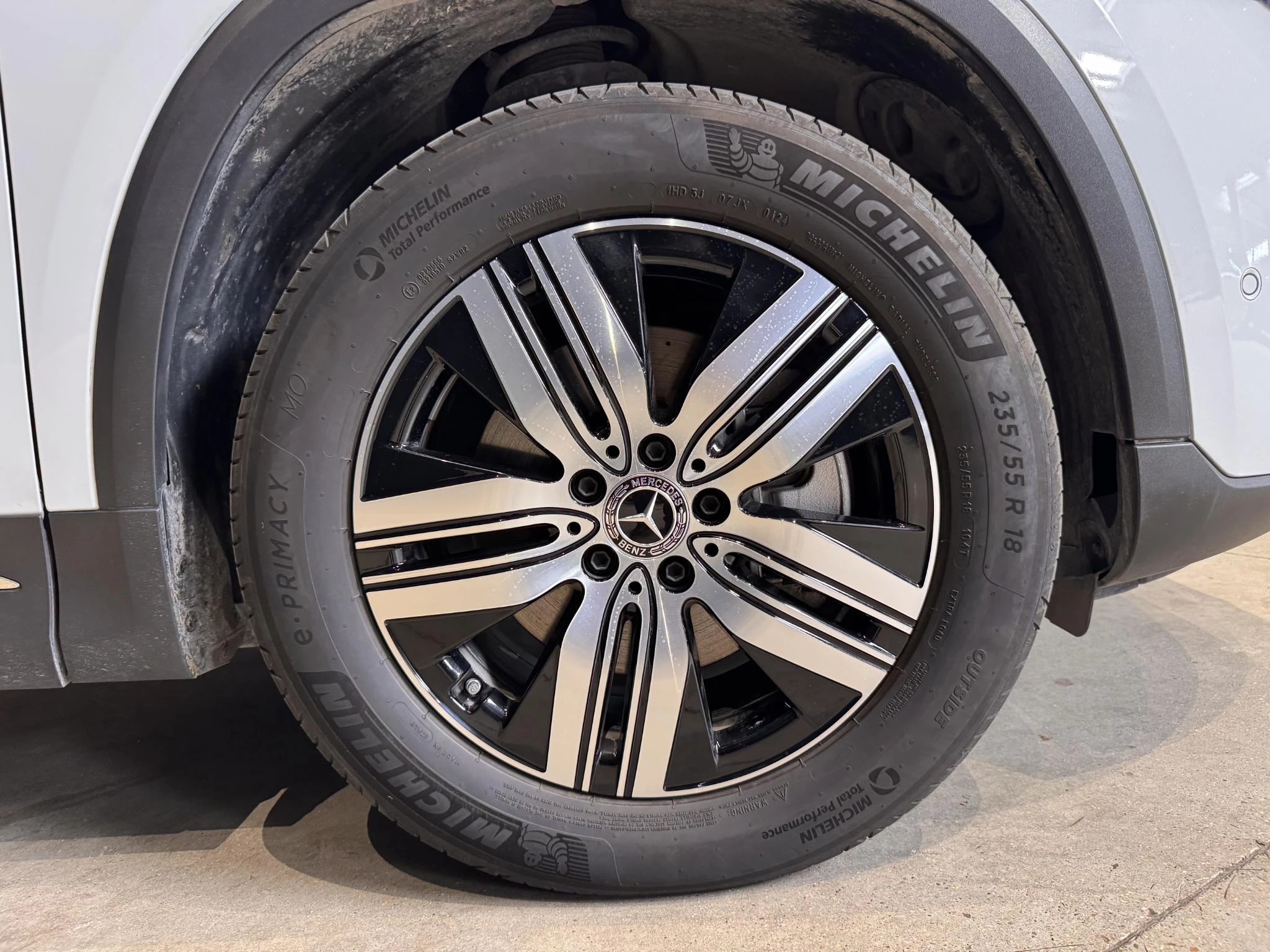 Mercedes-Benz-EQA-image-9