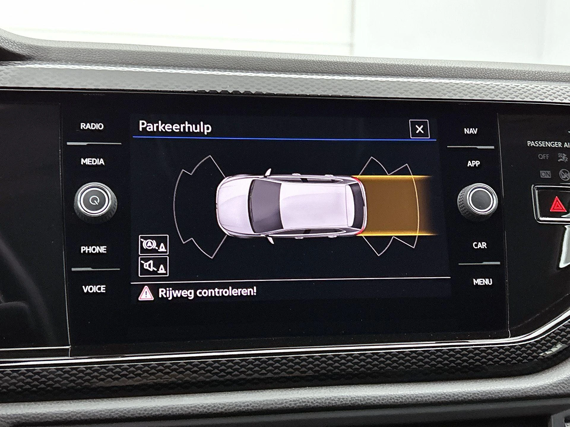 Volkswagen-Polo-image-10